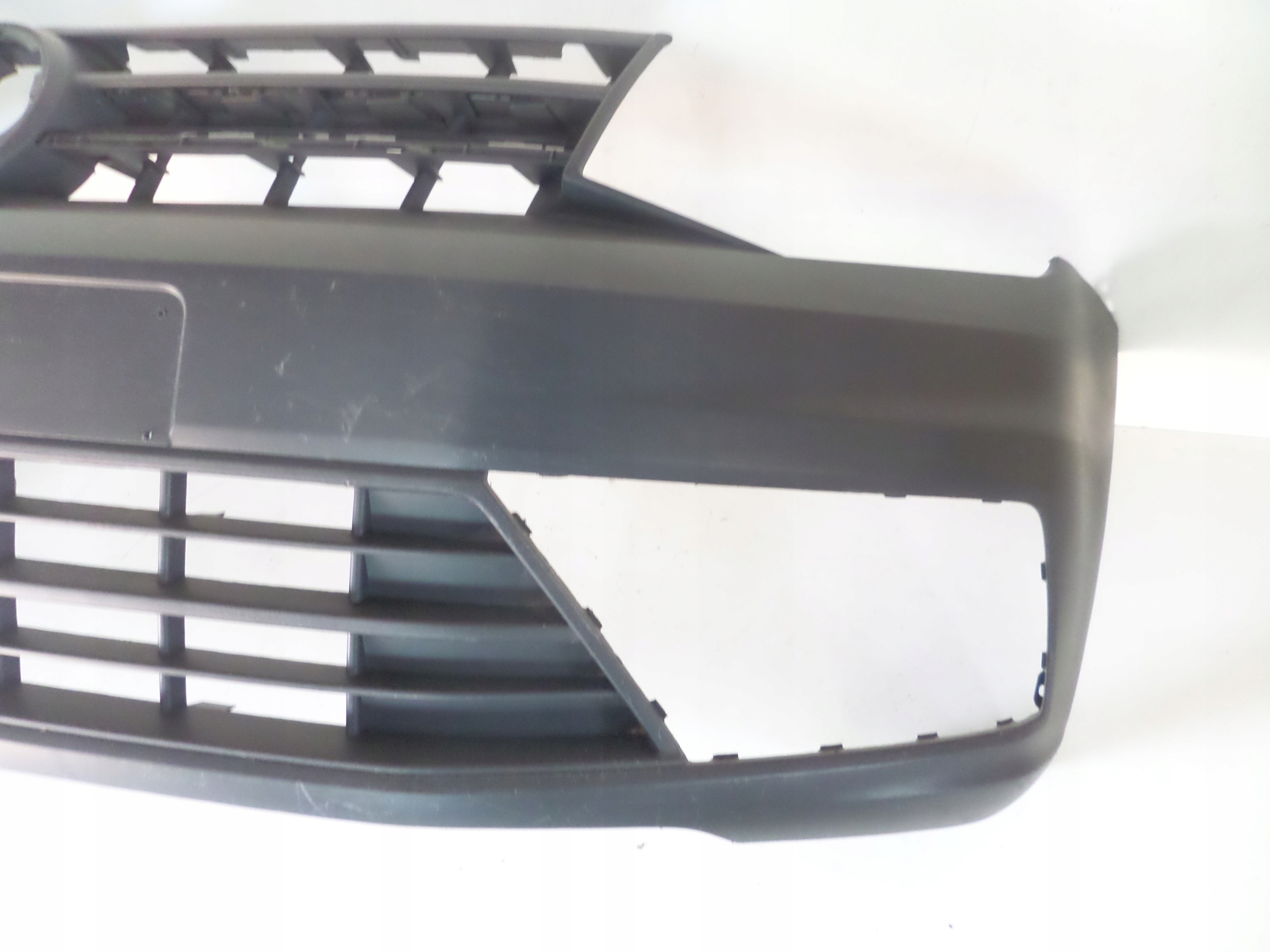 PREDNÝ NÁRAZNÍK VW CADDY III LIFT 15-