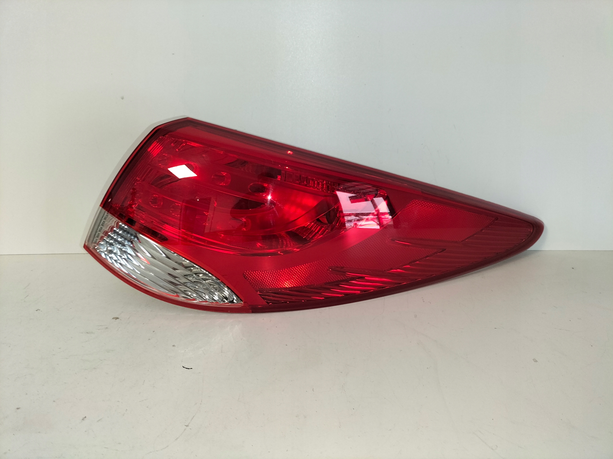 PRAVE ZADNE SVETLO HYUNDAI IX35 09-13