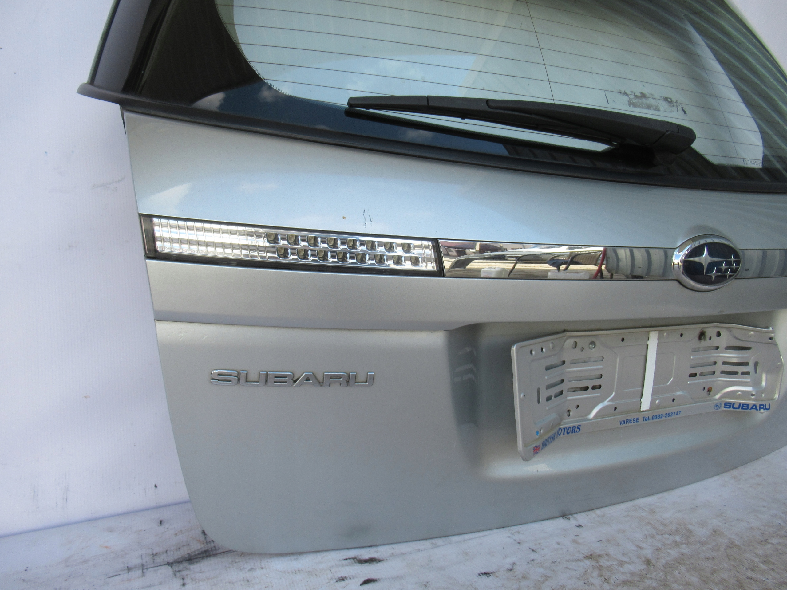 ZADNÁ KAPOTA SUBARU OUTBACK III