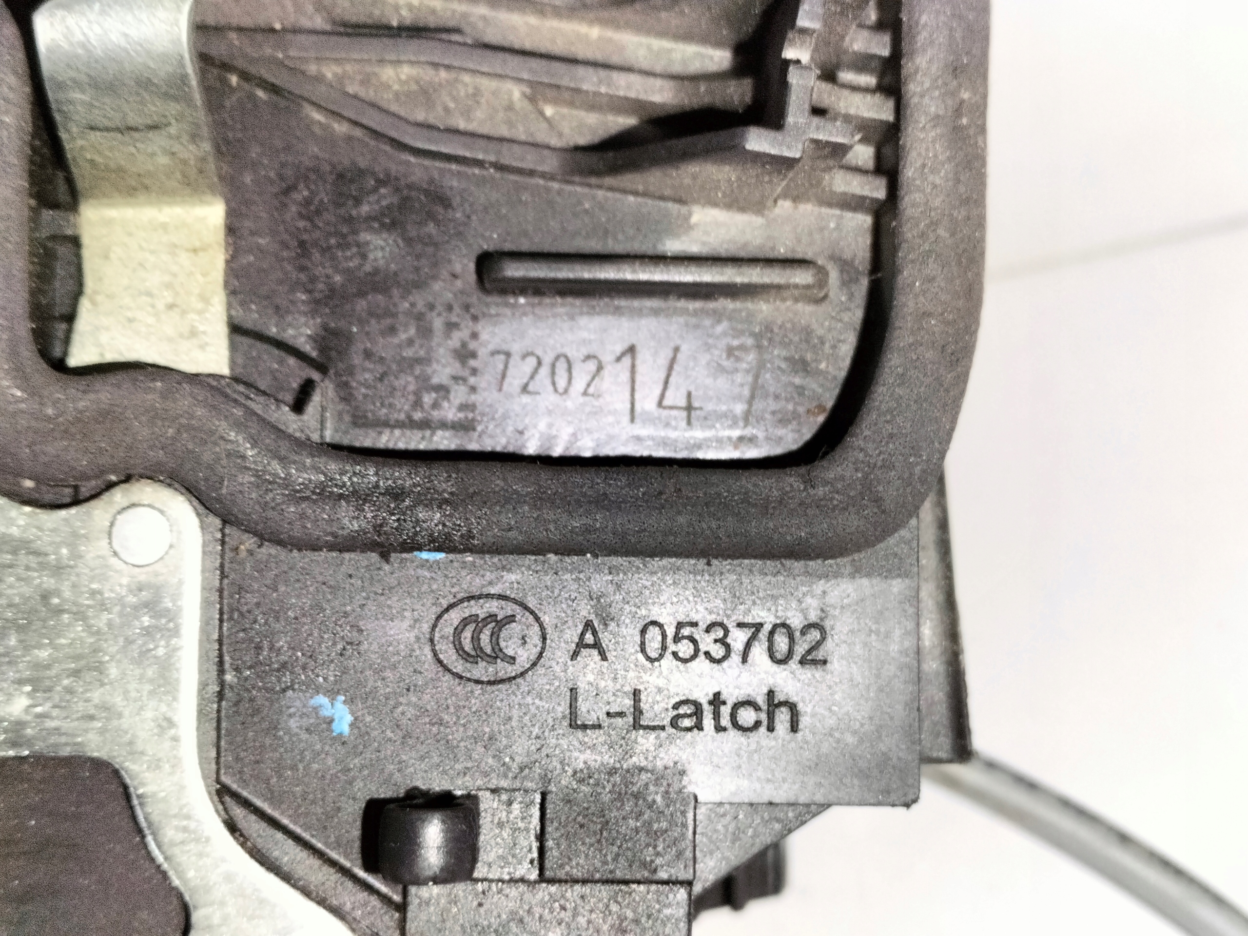 ZÁMOK ĽAVÝCH ZADNÝCH DVERÍ BMW 6 F06 11-