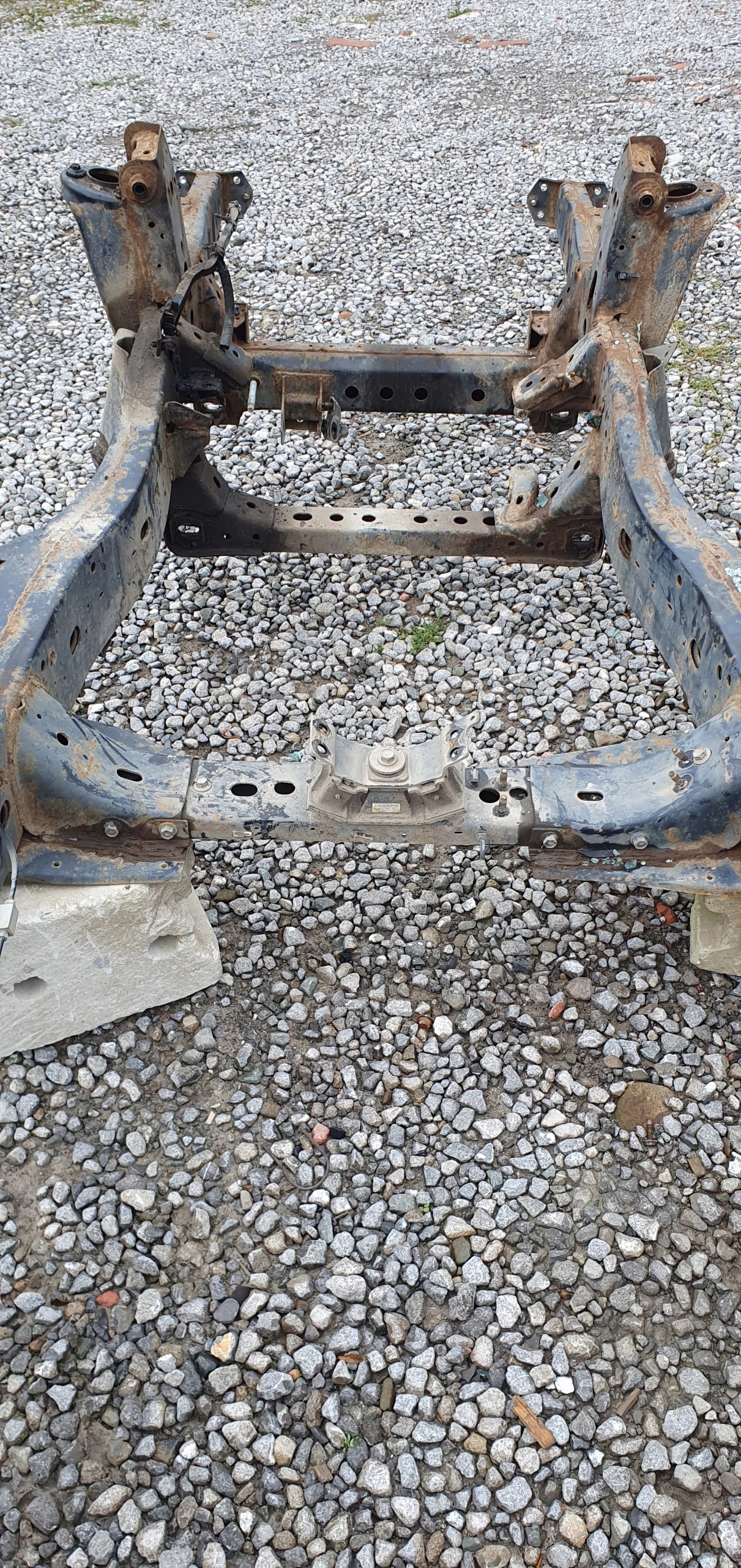 FORD RANGER III IV 015- RAM DABEL KABINA
