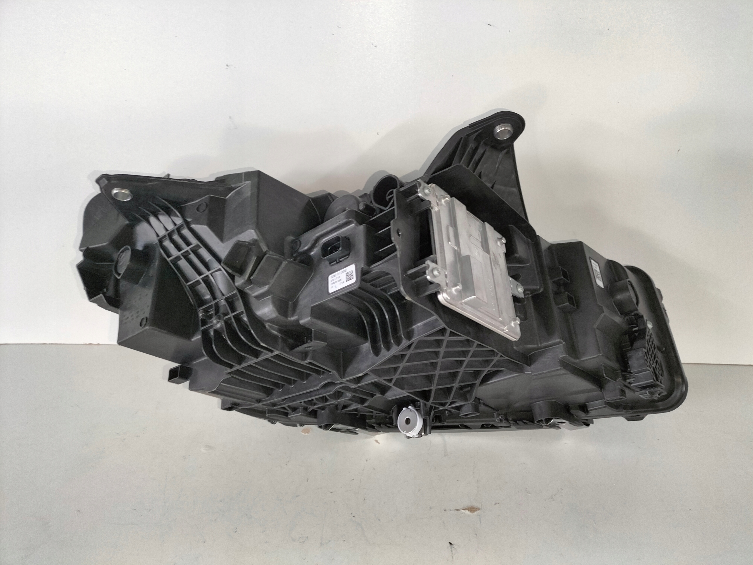 LAVE PREDNE SVETLO BMW 2 U06 ACTIVE TOURER 21-