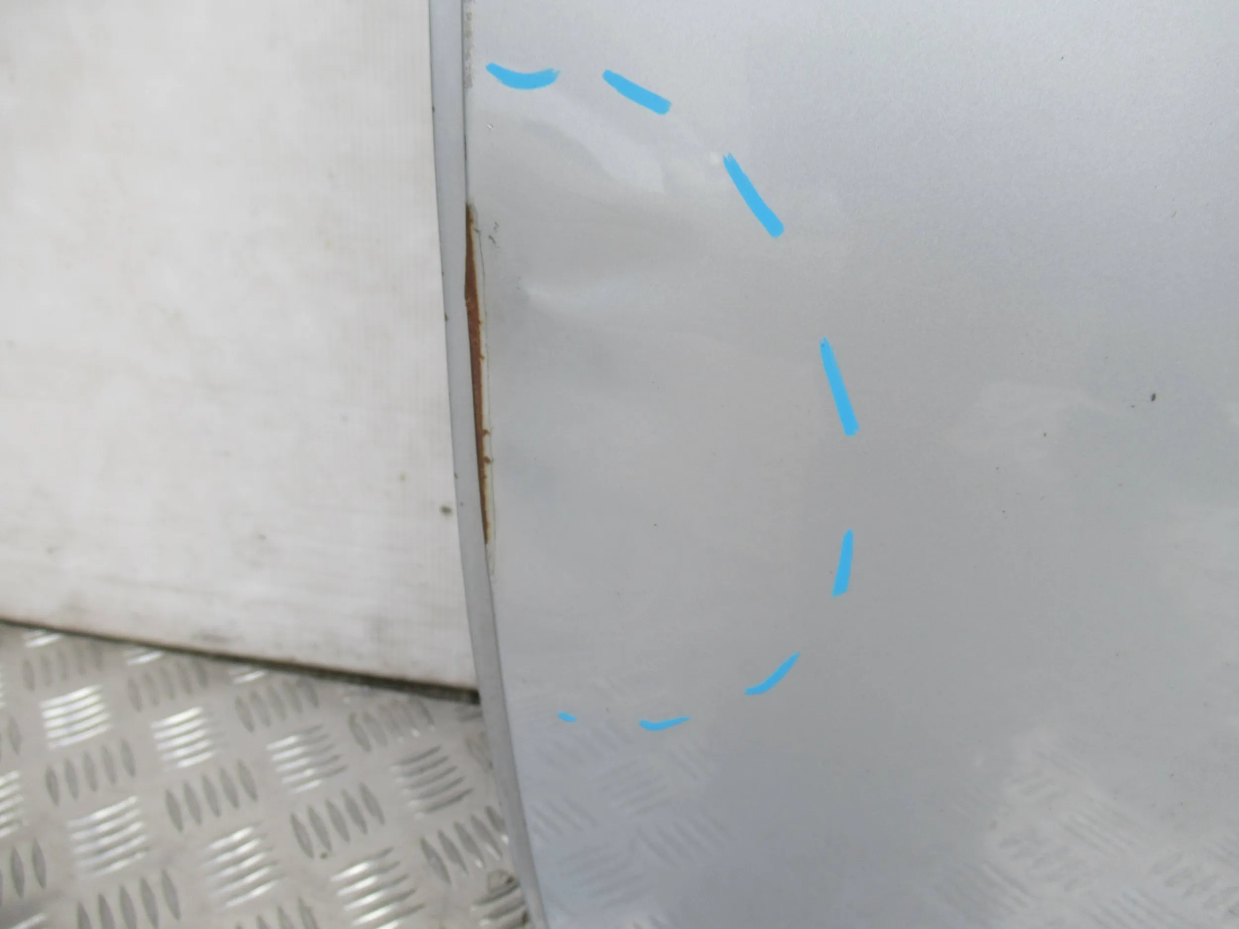 LAVE ZADNE DVERE TOYOTA AURIS I