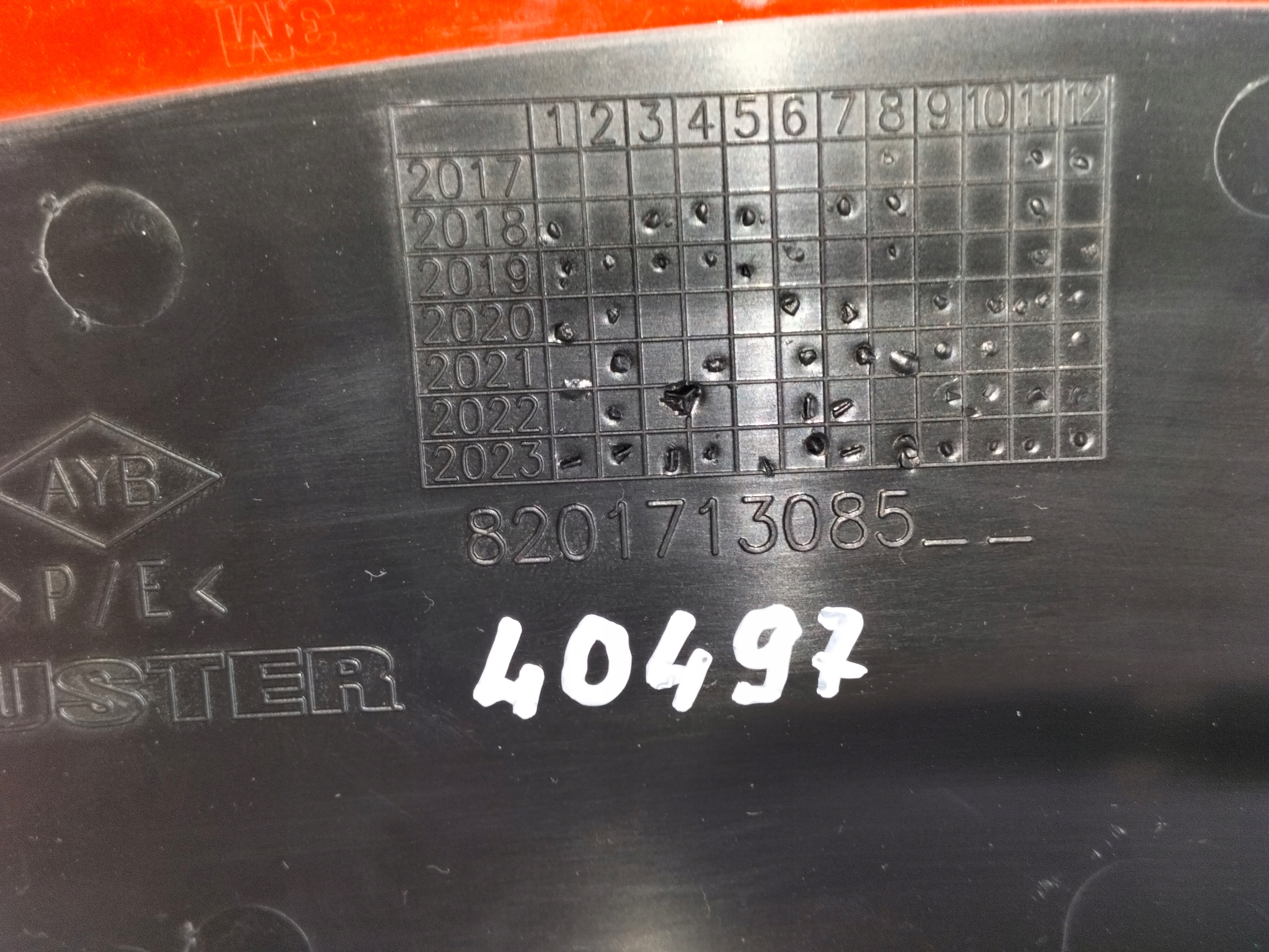LISTA PRAVEHO ZADNEHO NARAZNIKA DACIA DUSTER II 17-