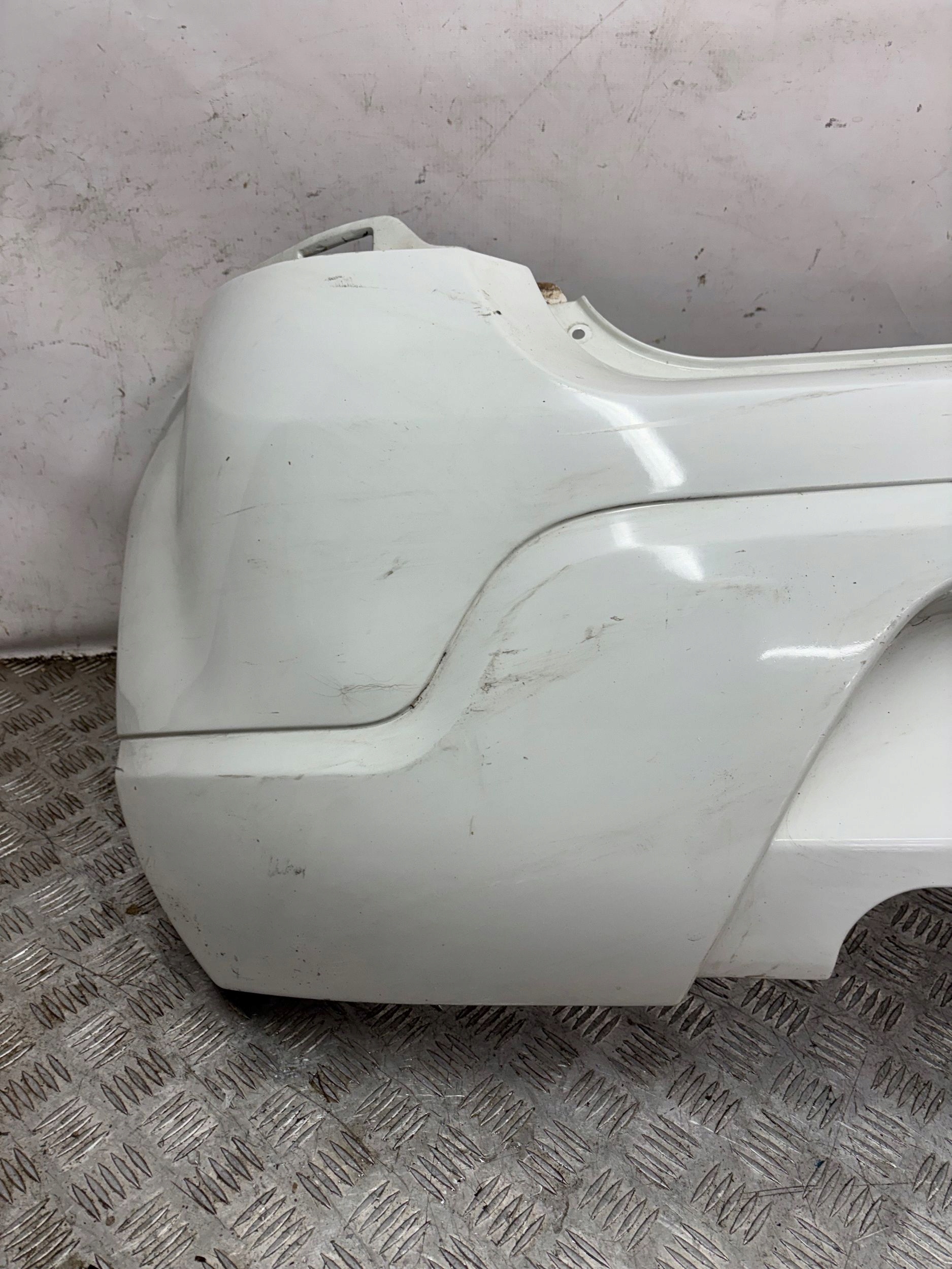ZADNÝ NÁRAZNÍK DACIA SANDERO I 08-