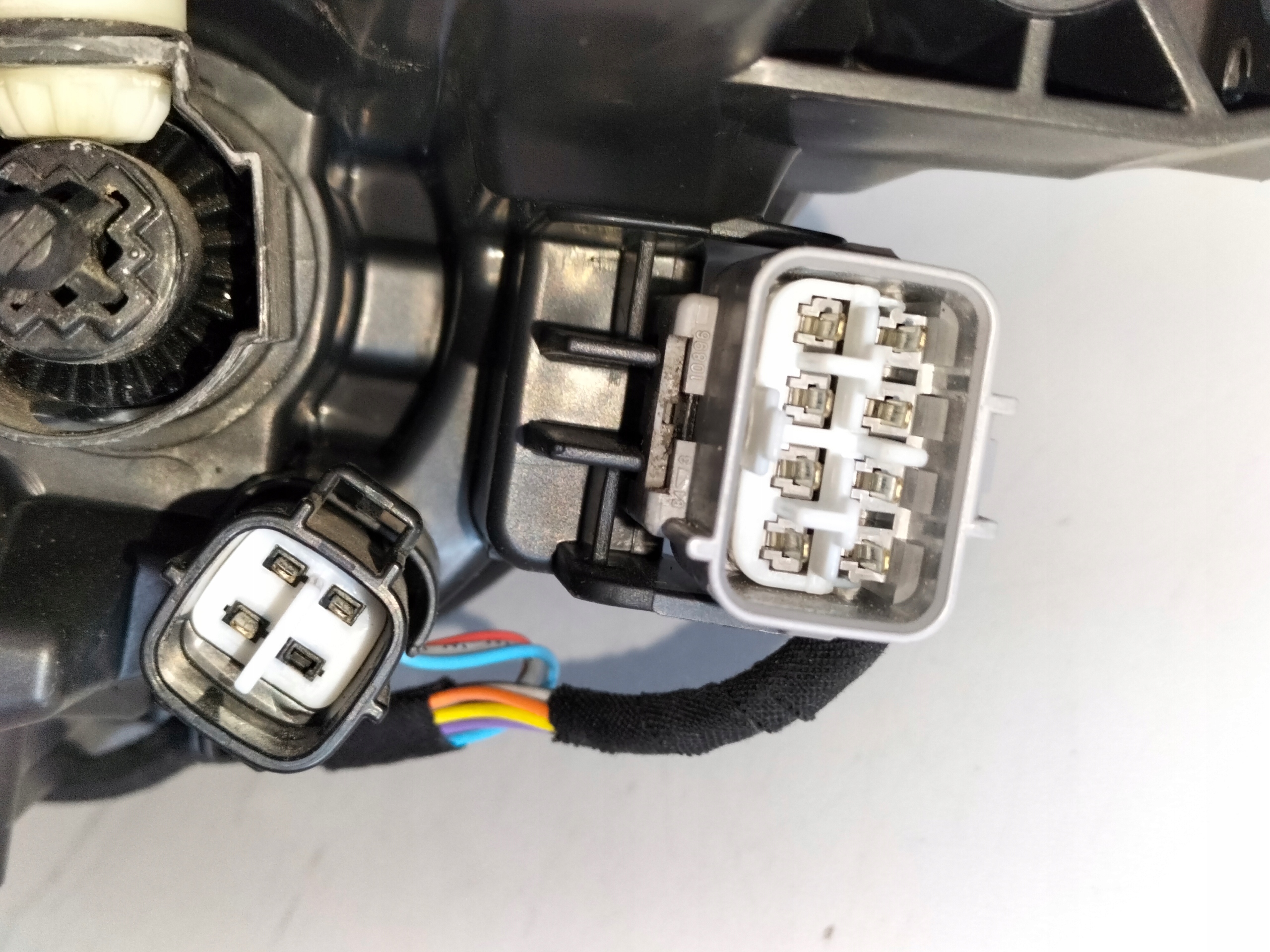 PRAVE PREDNE SVETLO TOYOTA AURIS II LIFT 15- FULL LED
