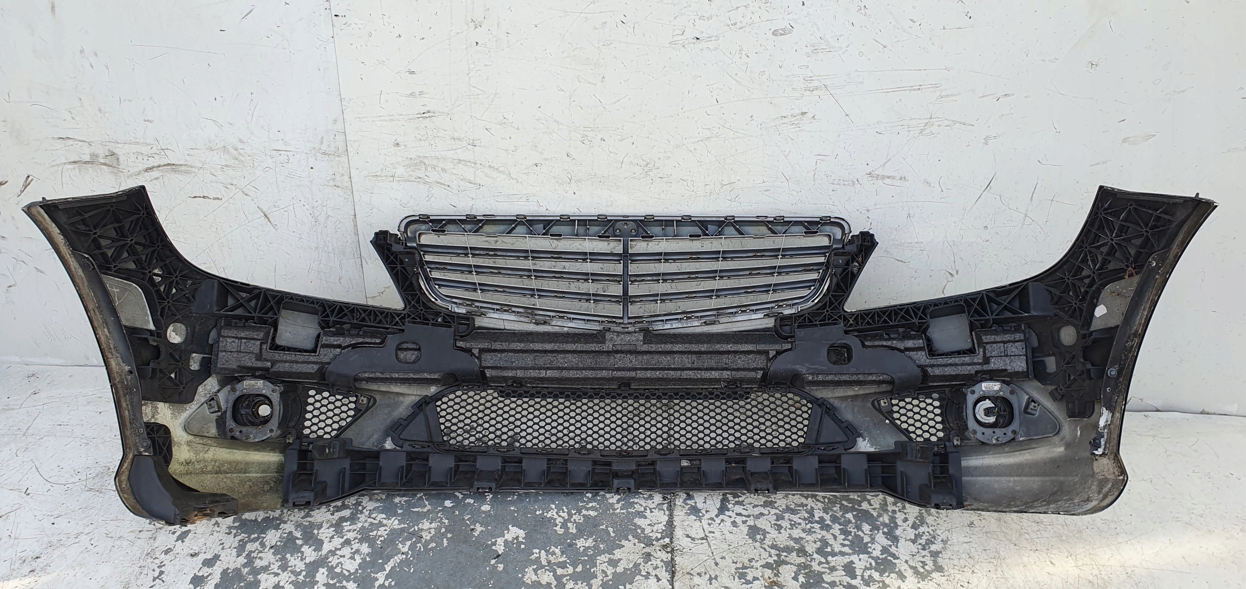 MERCEDES C W204 W 204 AMG PREDNÝ NÁRAZNÍK