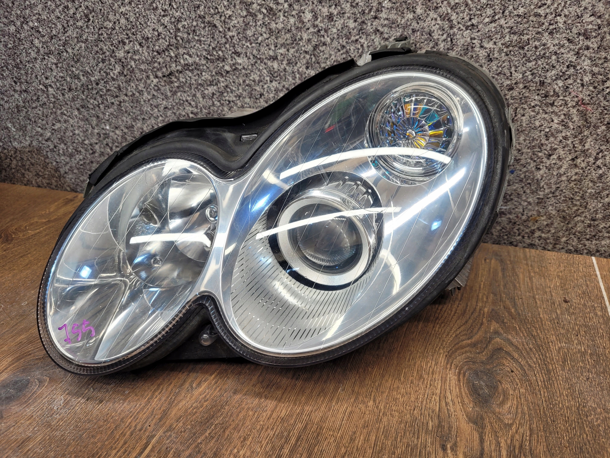 MERCEDES W209 CLK XENON ĽAVÉ PREDNÉ SVETLO