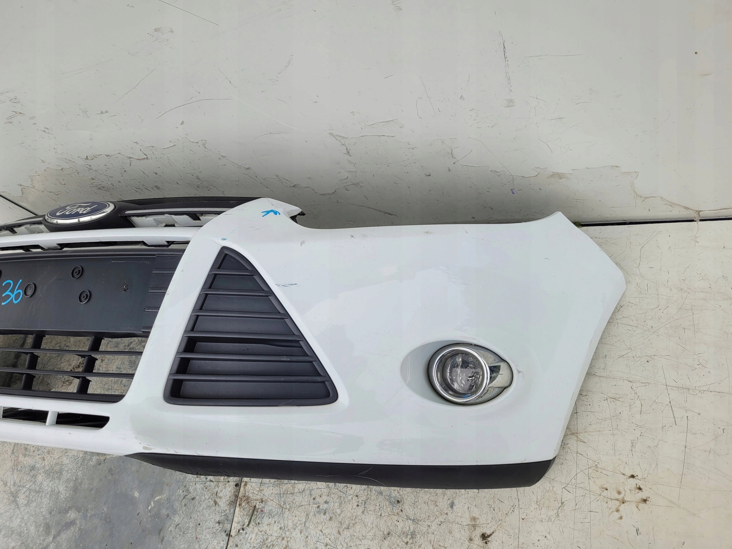 FORD FOCUS MK3 PREDNÝ NÁRAZNÍK