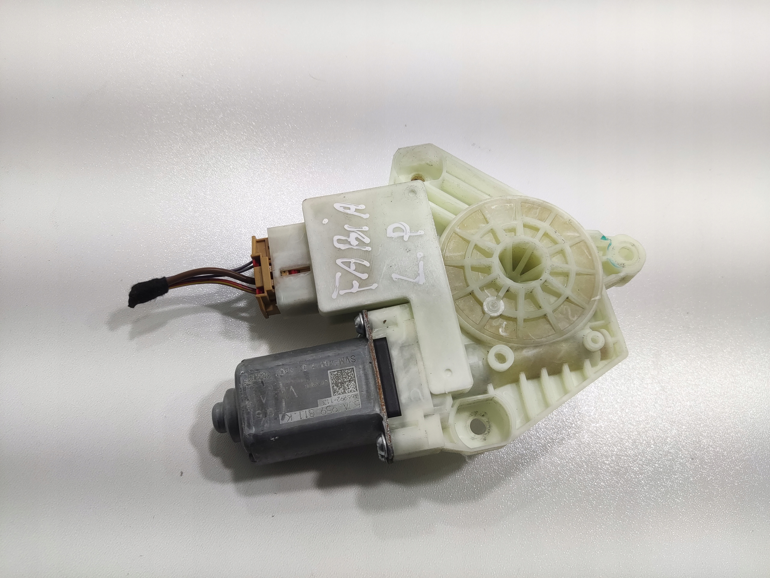 LAVY PREDNY MOTORCEK STAHOVANIA OKNA SKODA FABIA III 6V 2014-2018 5JA959811K