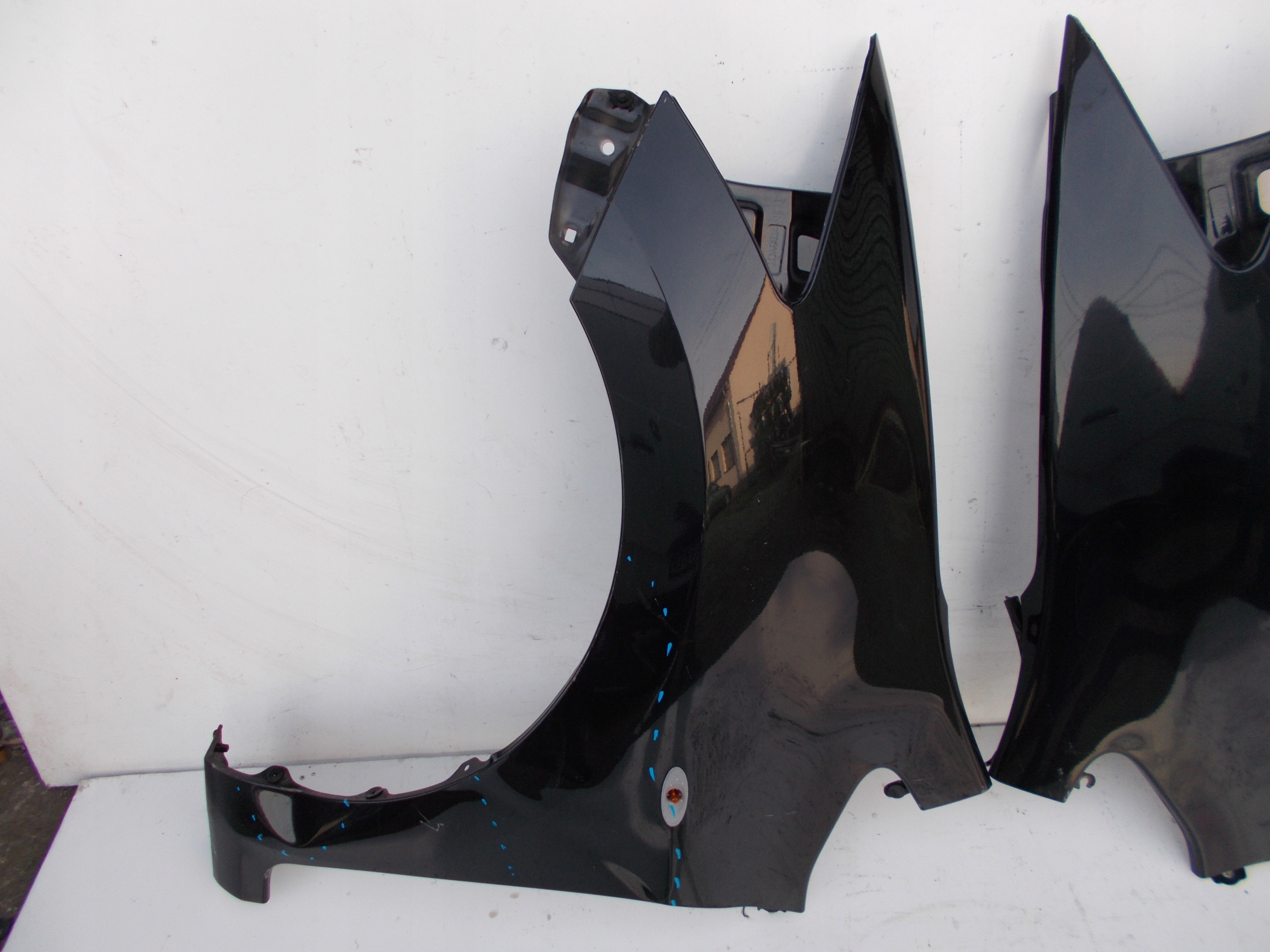 ĽAVÝ PREDNÝ BLATNÍK TOYOTA AURIS I 07-