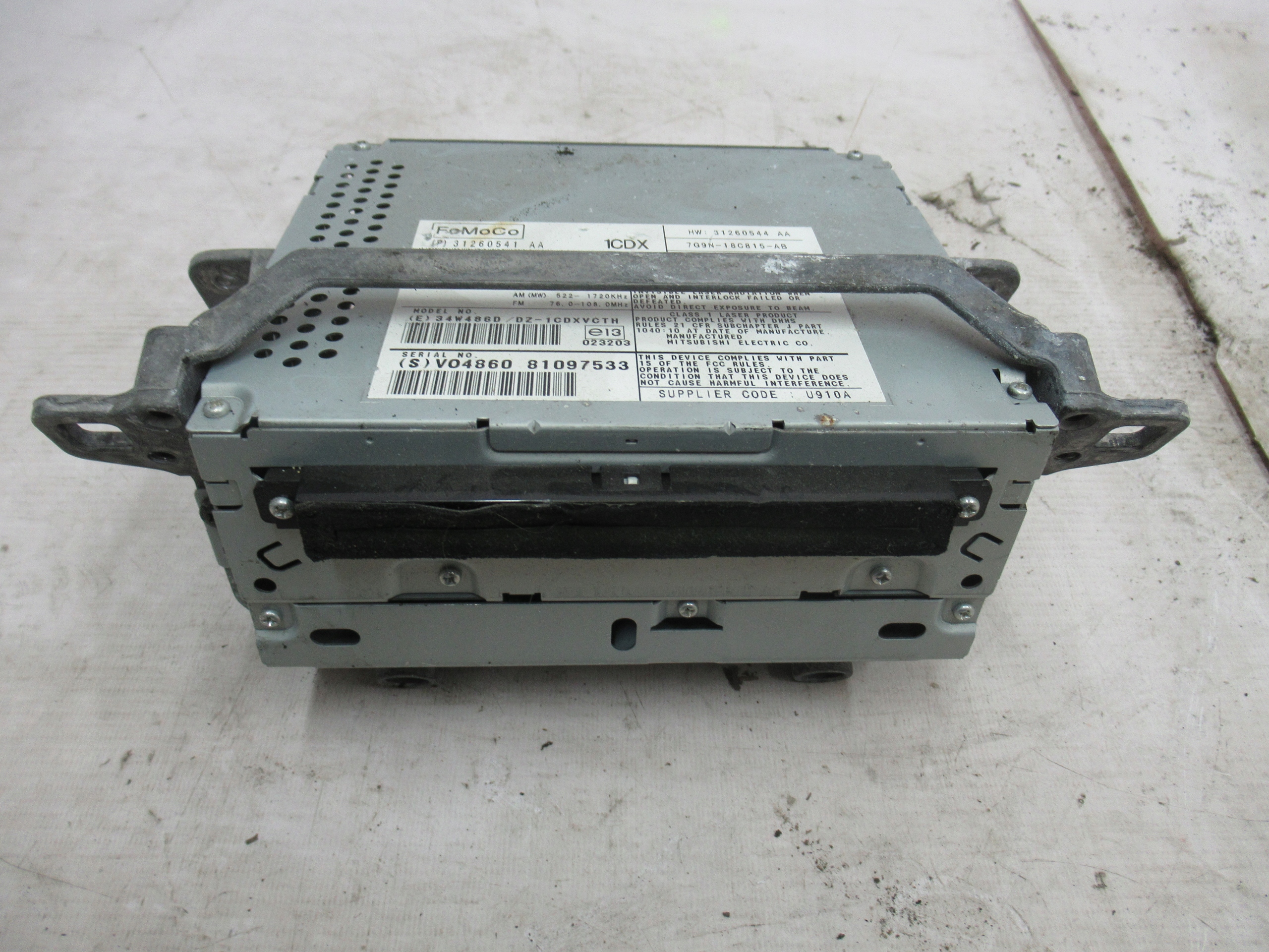 RADIO 31260541 VOLVO V70 III