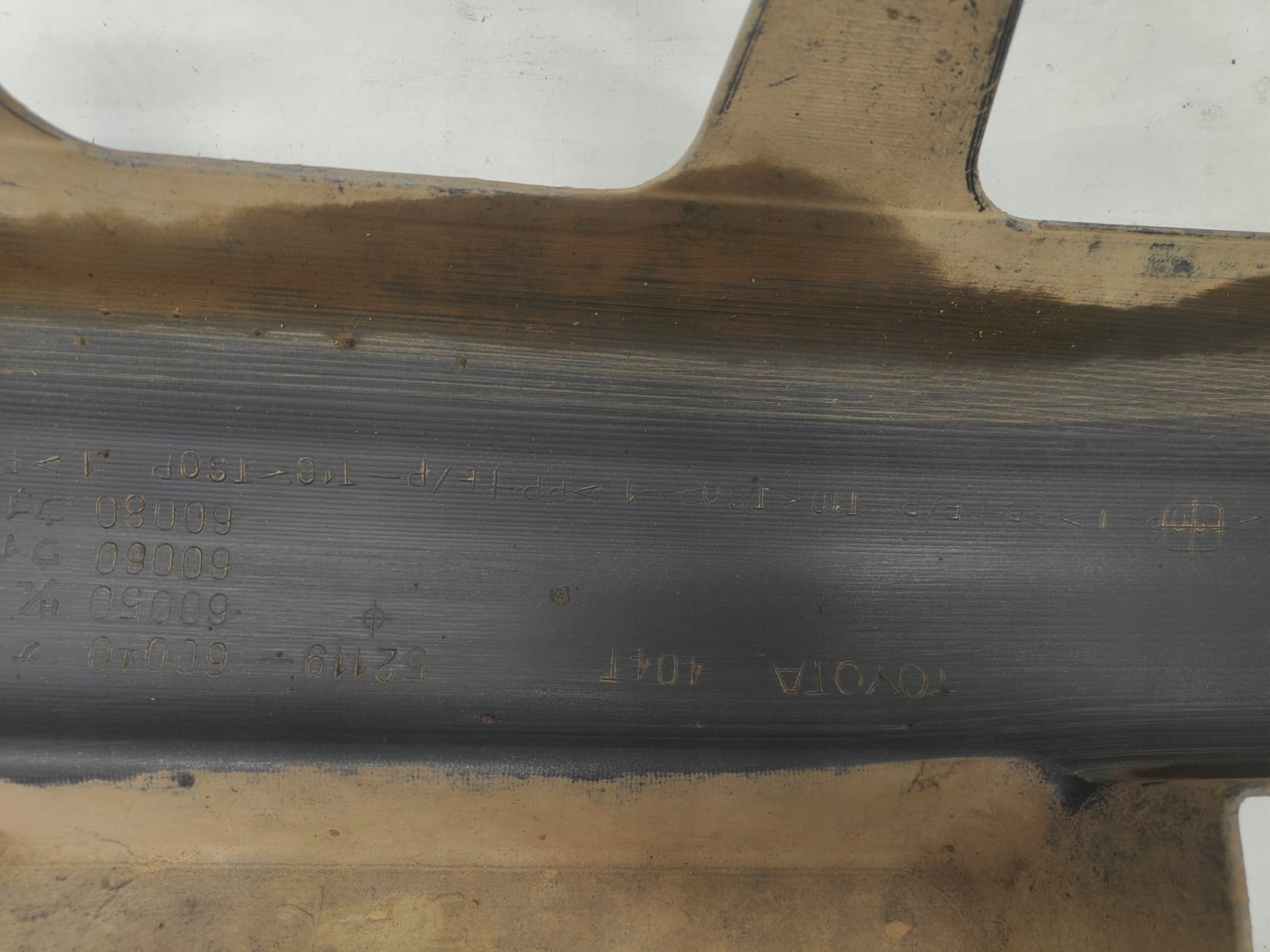 Toyota land cruiser j90 90 5211960040 PREDNÝ NÁRAZNÍK