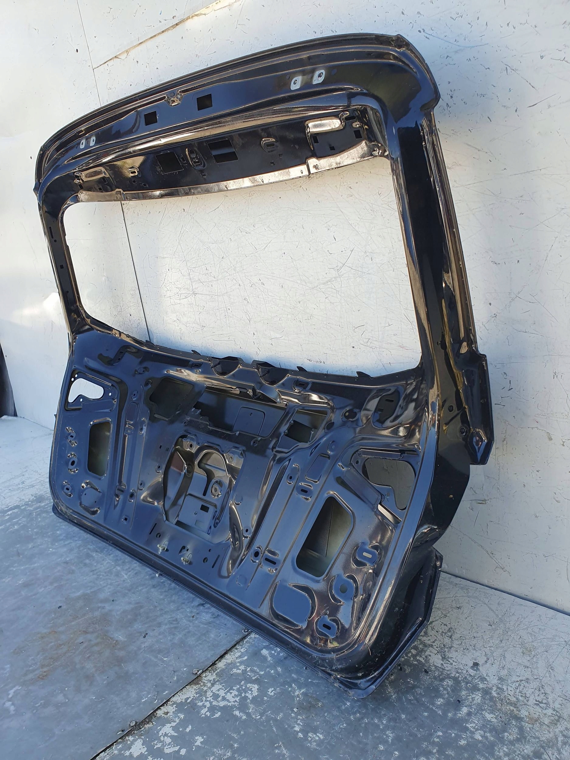Seat Ateca ZADNA KAPOTA