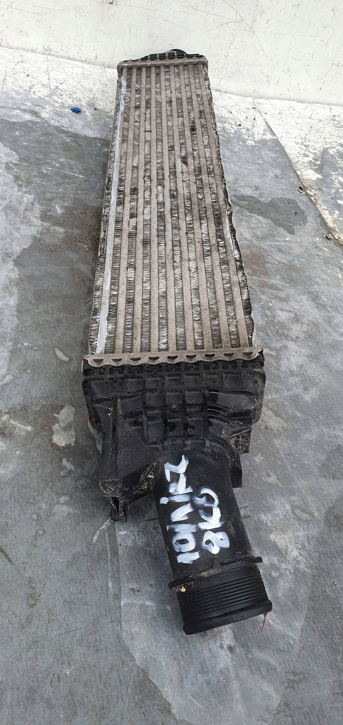Audi A4 8K 2.0 tdi 8K0145805G INTERCOOLER CHLADIC