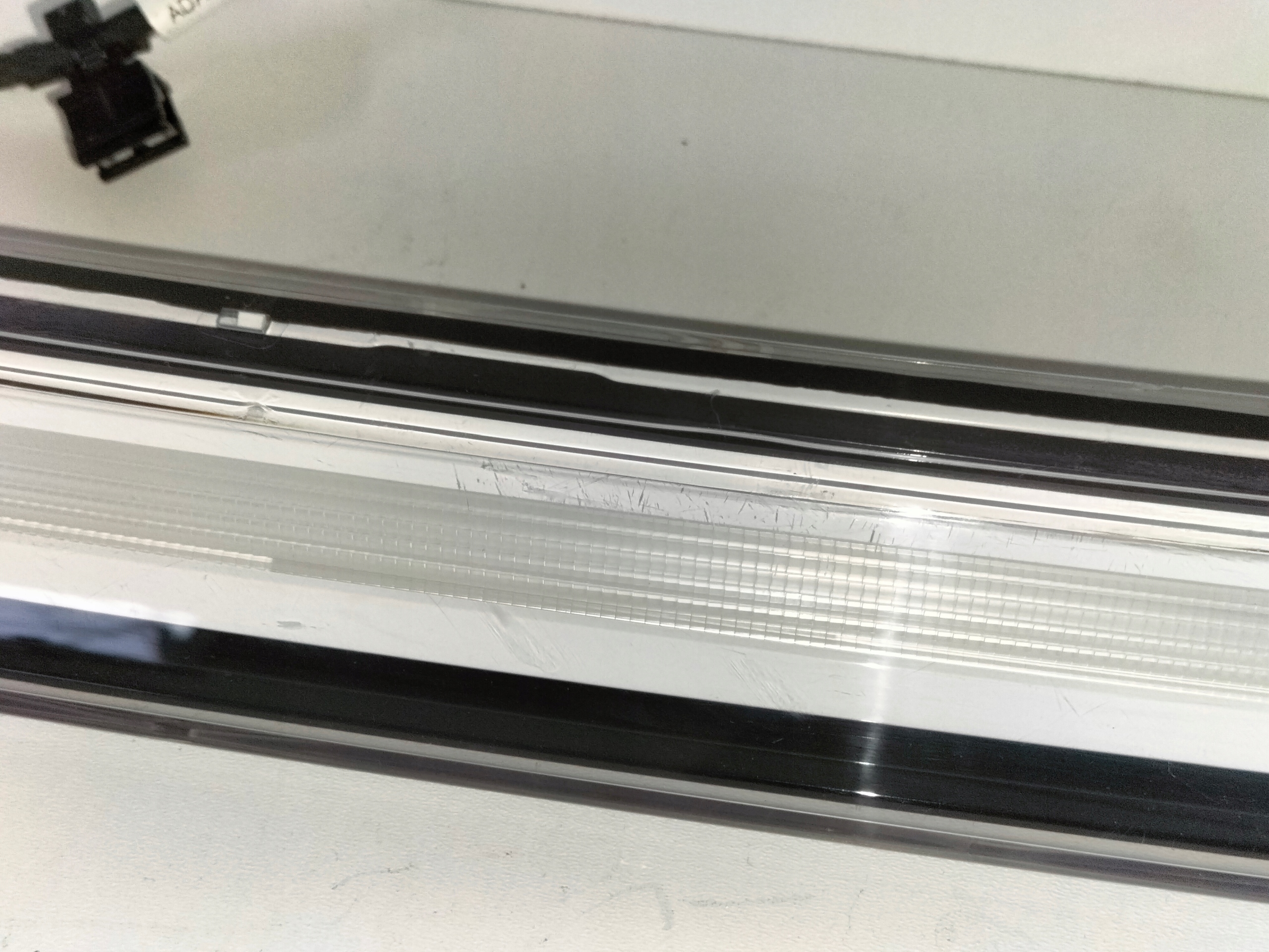 PRAVÉ PREDNÉ LED SVETLO V MASKE VW ID7 23-