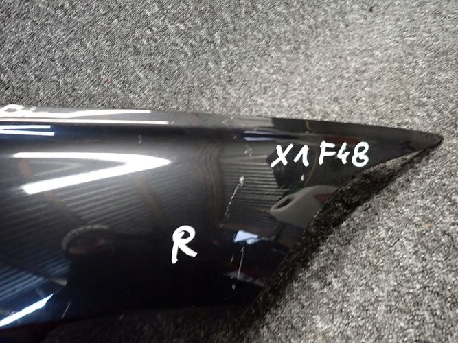 BMW X1 F48 15- PRAVY PREDNY BLATNIK