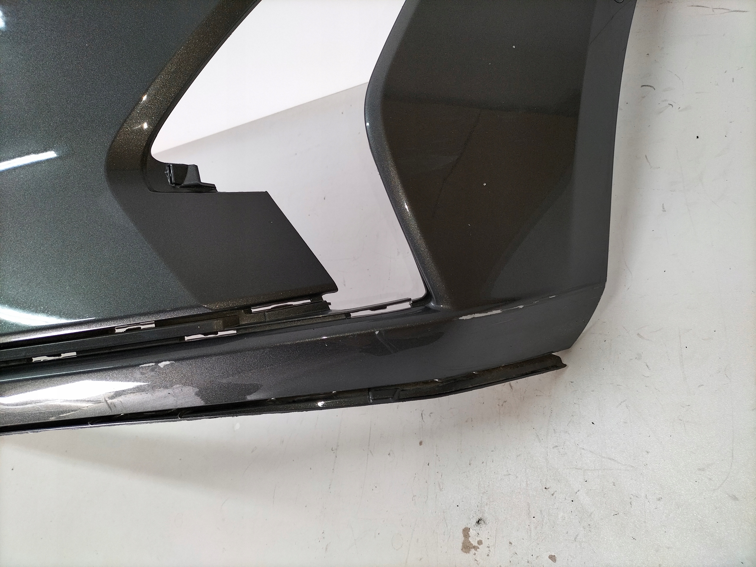 PREDNÝ NÁRAZNÍK FORD FOCUS MK4 18-