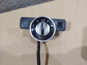 VYPÍNAČ SVETIEL MERCEDES W117 A2049053103 VYPÍNAČ SVETIEL MERCEDES W117 A2049053103