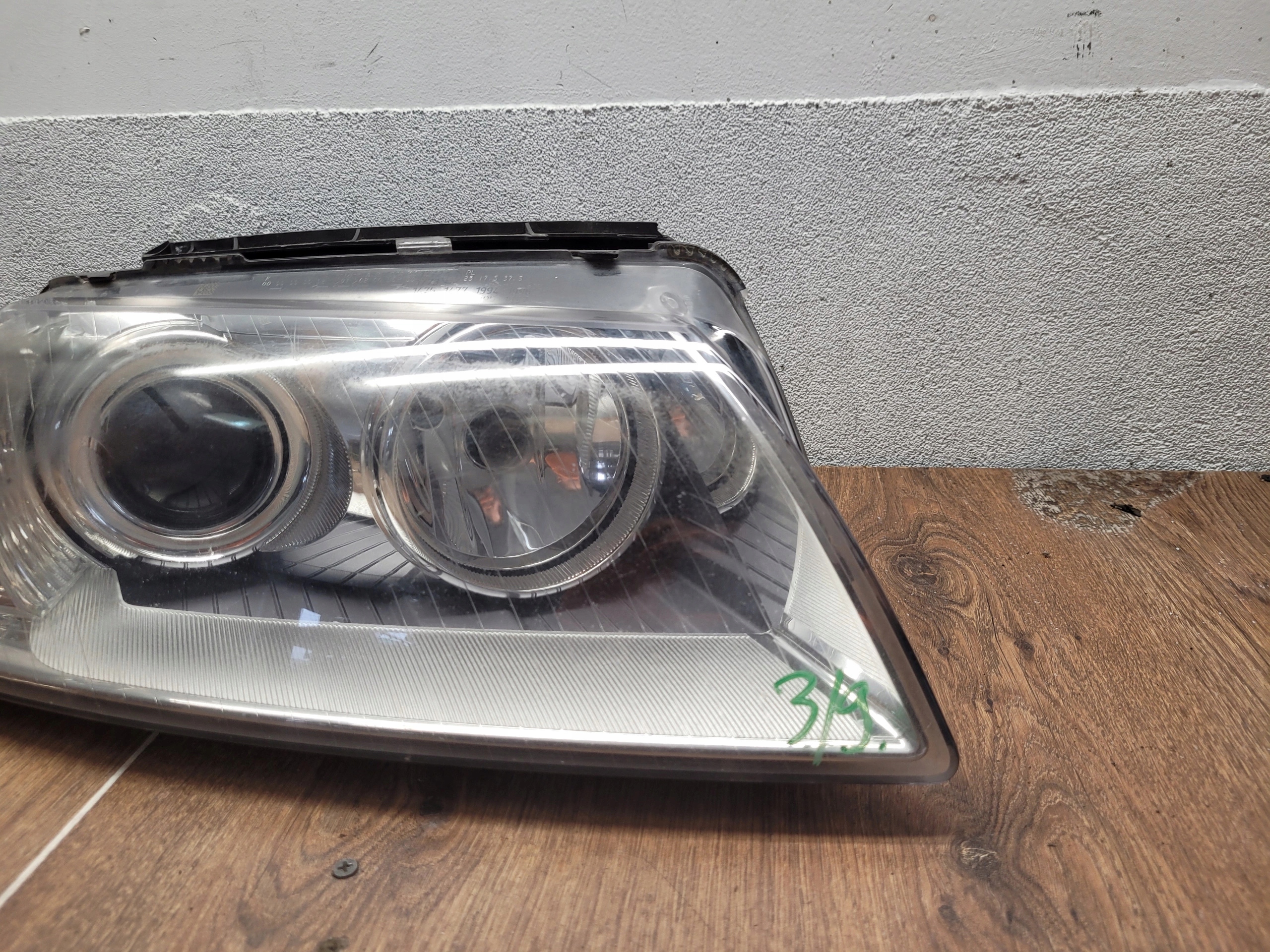 AUDI A8 D3 LIFT XENON PRAVÉ PREDNÉ SVETLO