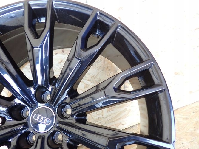 AUDI Q8 SQ8 9,5Jx21 ET31 5×112 HLINIKOVY DISK ELEKTRON 4M0601025BS