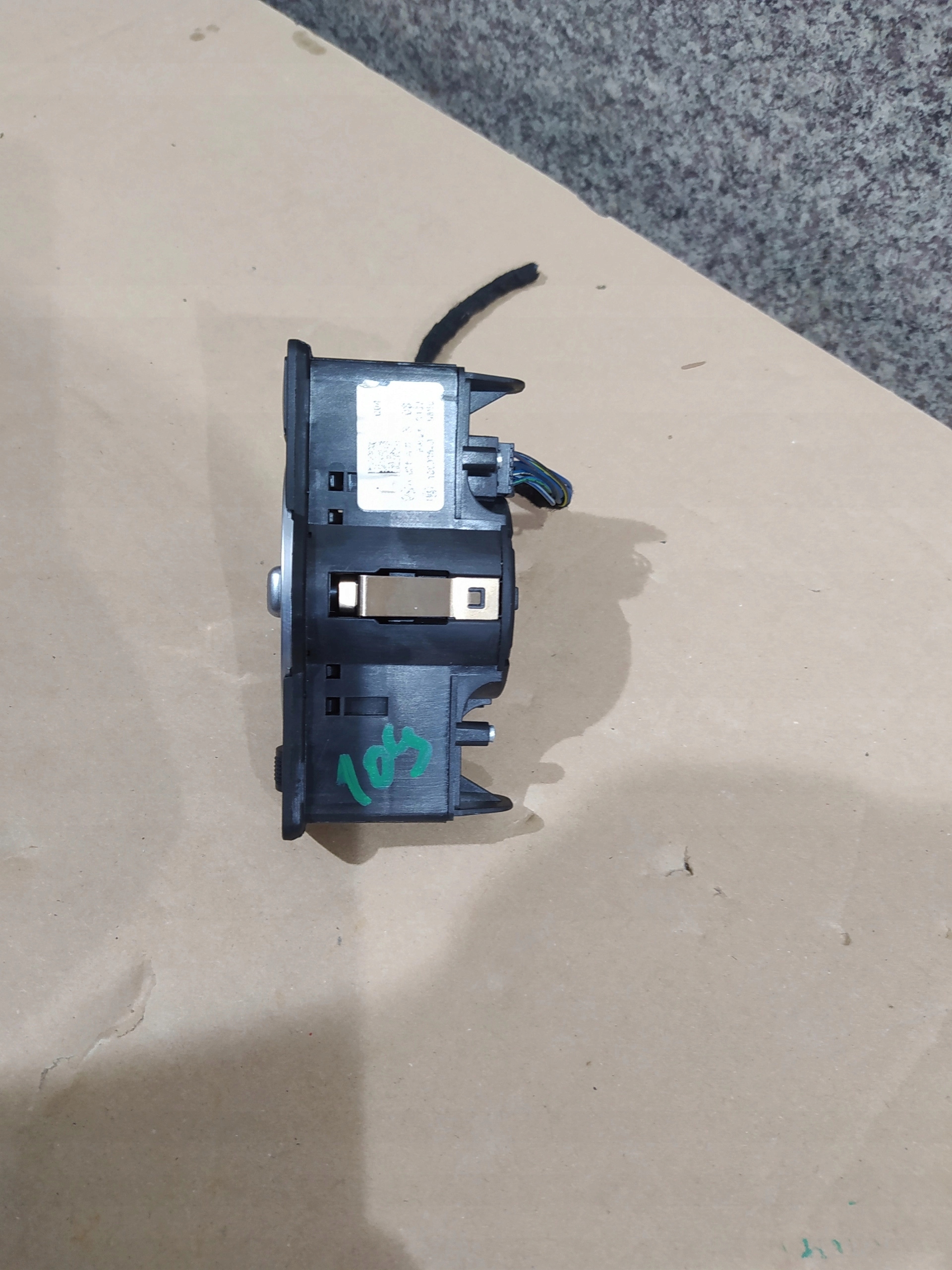 VYPÍNAČ SVETIEL MERCEDES W117 A2049053103