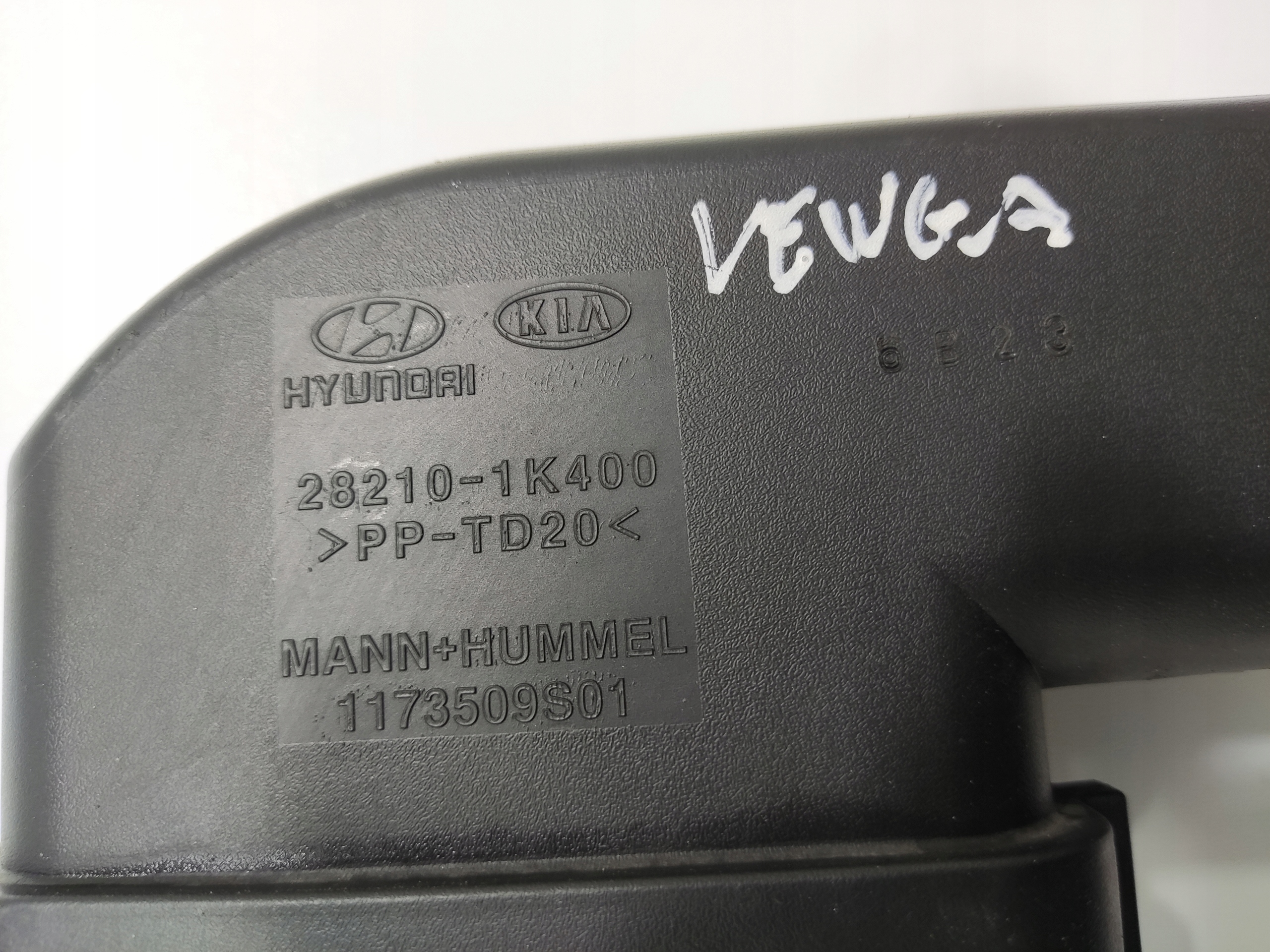HADICA NASAVANIE VZDUCHU KIA VENGA 2014-2019 LIFT 28210-1K400