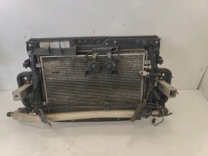 Audi a6 c6 04-10 2.0 tdi PREDNE CELO CHLADICE VENTILÁTOR Audi a6 c6 04-10 2.0 tdi PREDNE CELO CHLADICE VENTILÁTOR