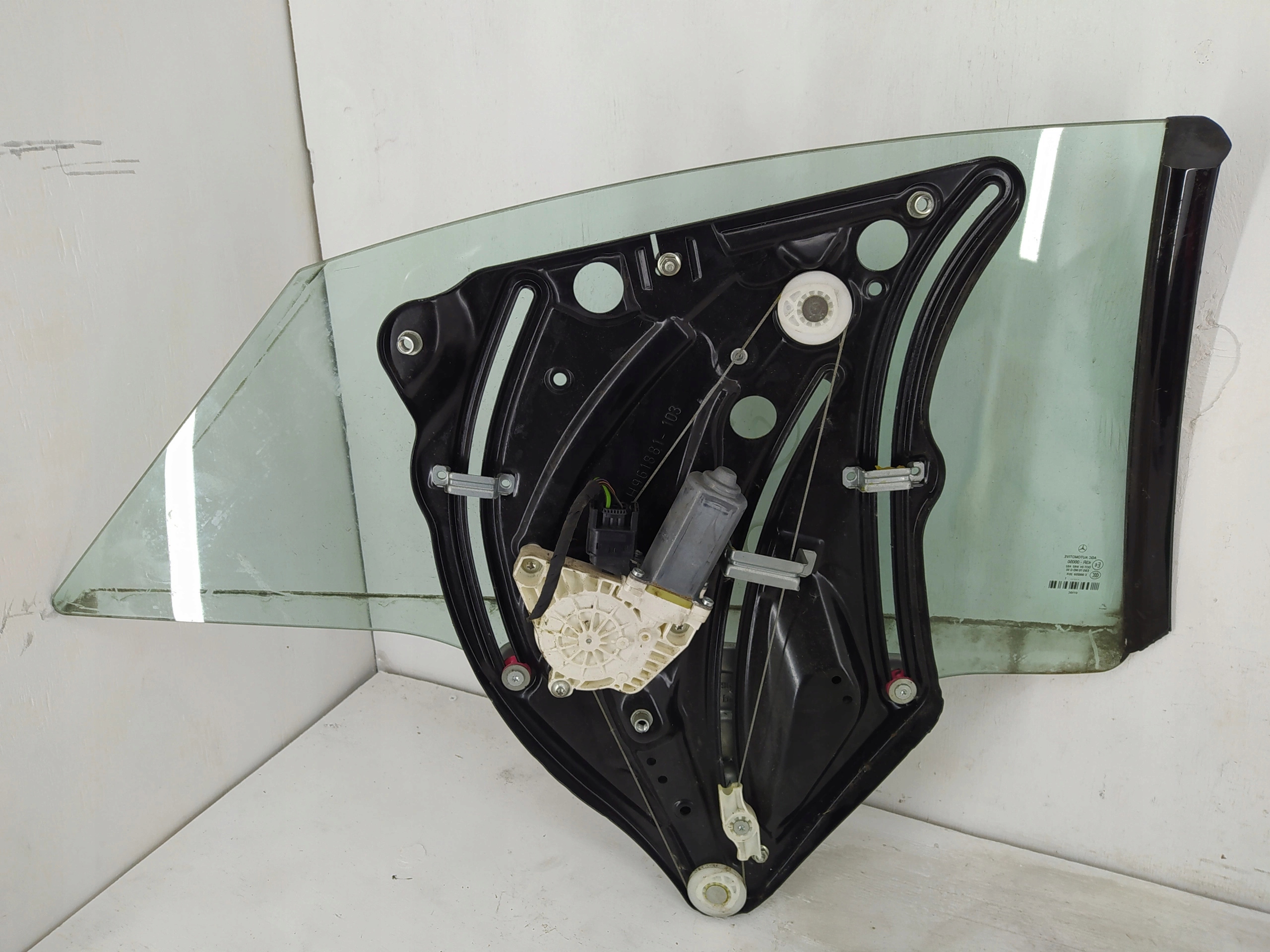 MERCEDES W207 SŤAHOVANIE OKNA ĽAVÝCH ZADNÝCH DVERÍ A2070701303