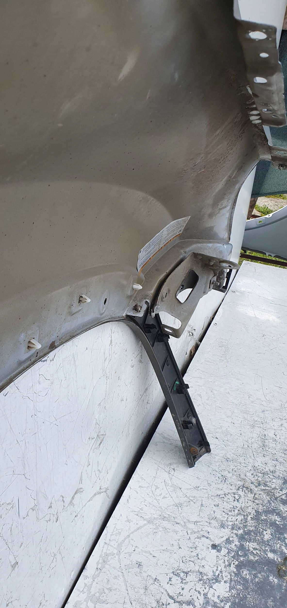 Chevrolet Orlando ĽAVÝ PREDNÝ BLATNÍK