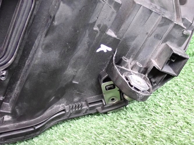 MERCEDES W205 C-KLASA PERFORMANCE PRAVE PREDNE SVETLO A2059062604