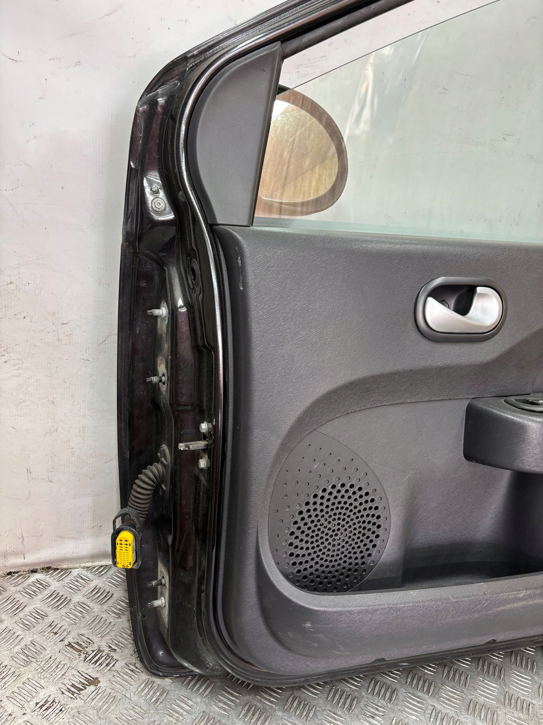 PRAVE DVERE RENAULT TWINGO II 2 07-