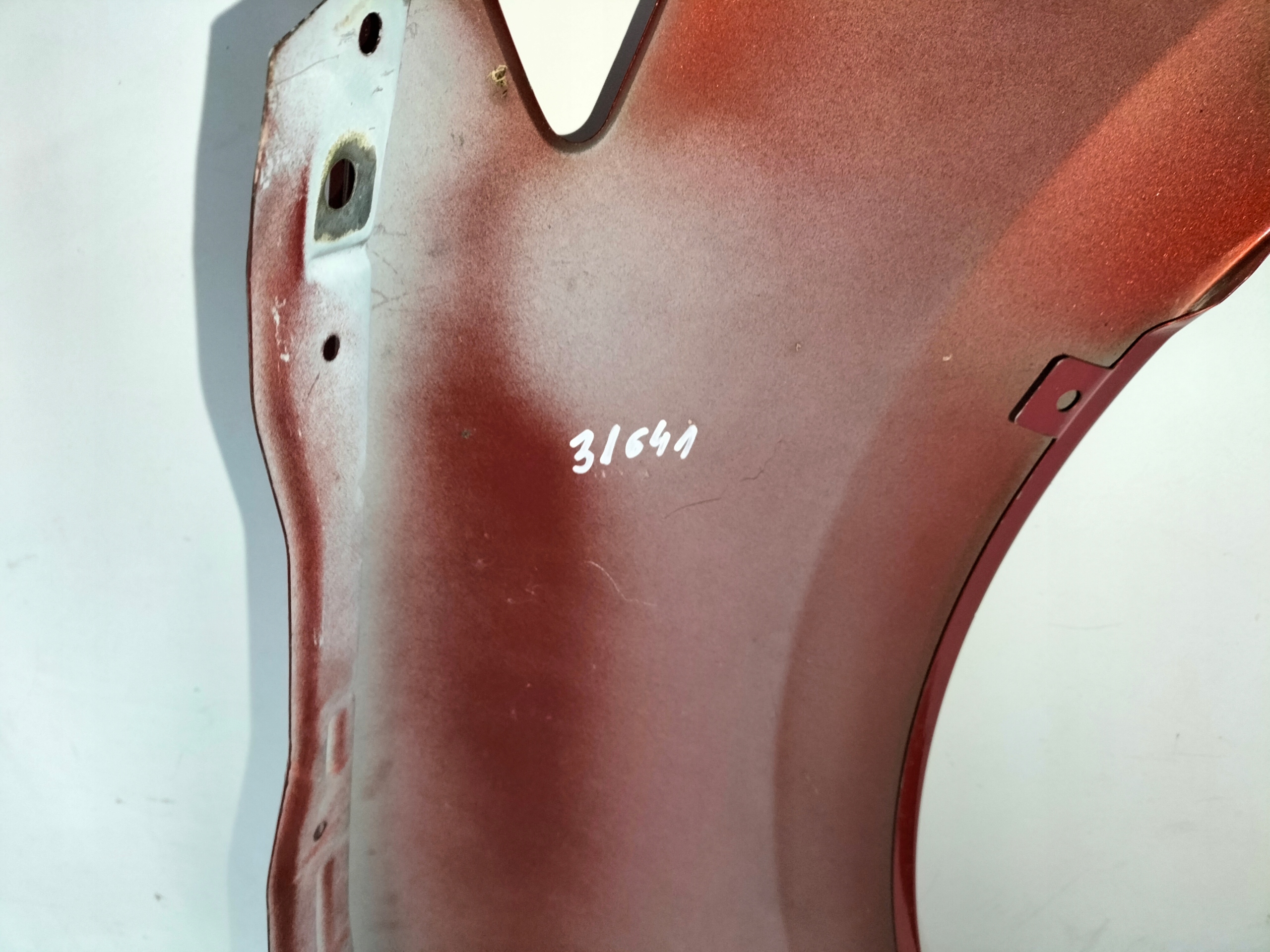ĽAVÝ PREDNÝ BLATNÍK MAZDA 3 BM 13-