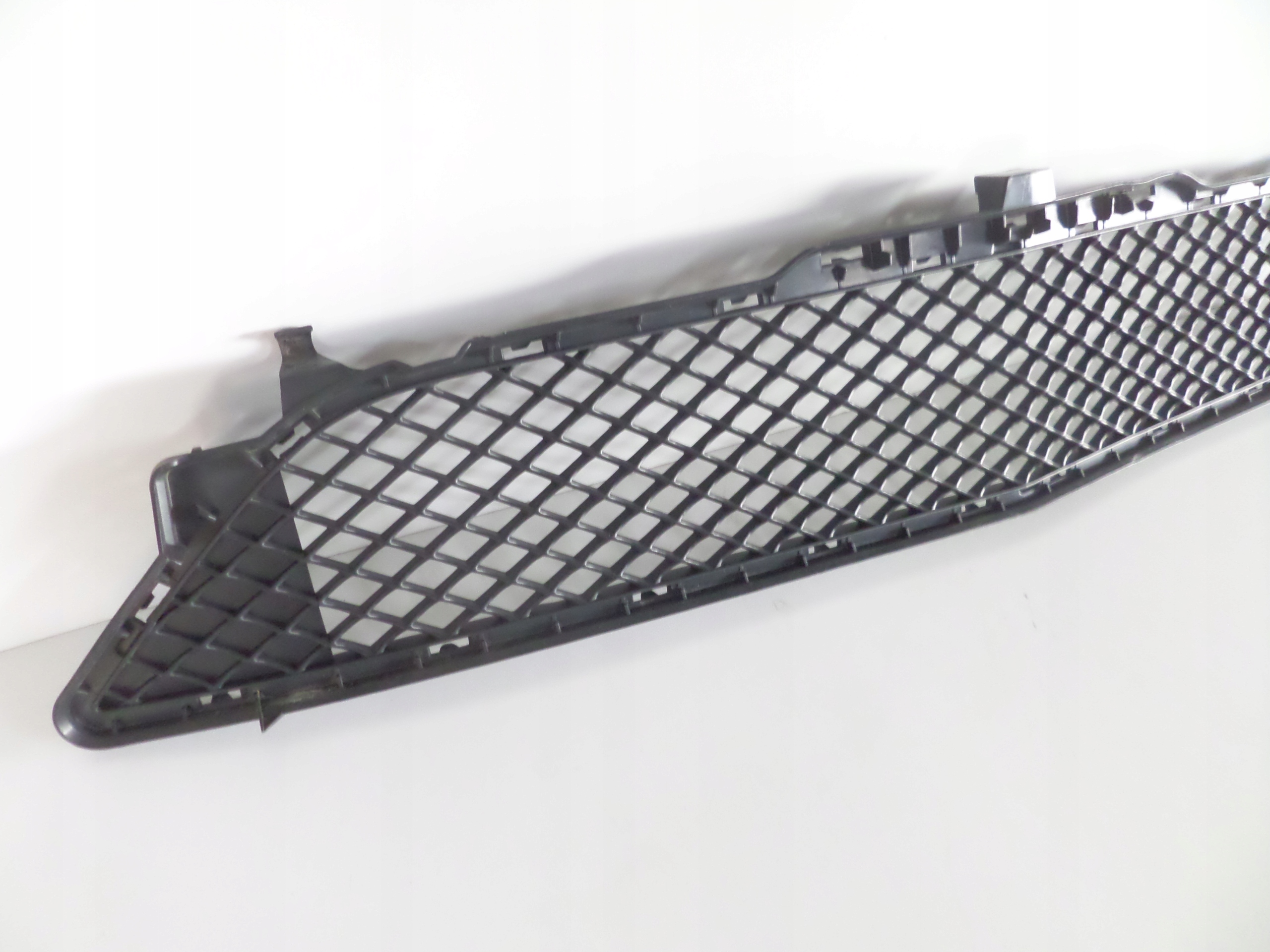 MRIEŽKA LIŠTA NÁRAZNÍKA MERCEDES B KLASA W246 11-14