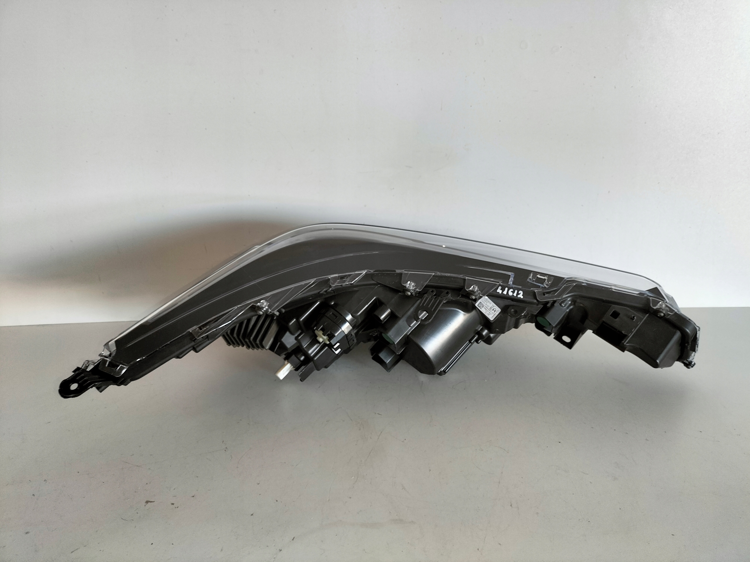 LAVE PREDNE SVETLO TOYOTA COROLLA E21 LIFT 22- HB/KOMBI FULL LED