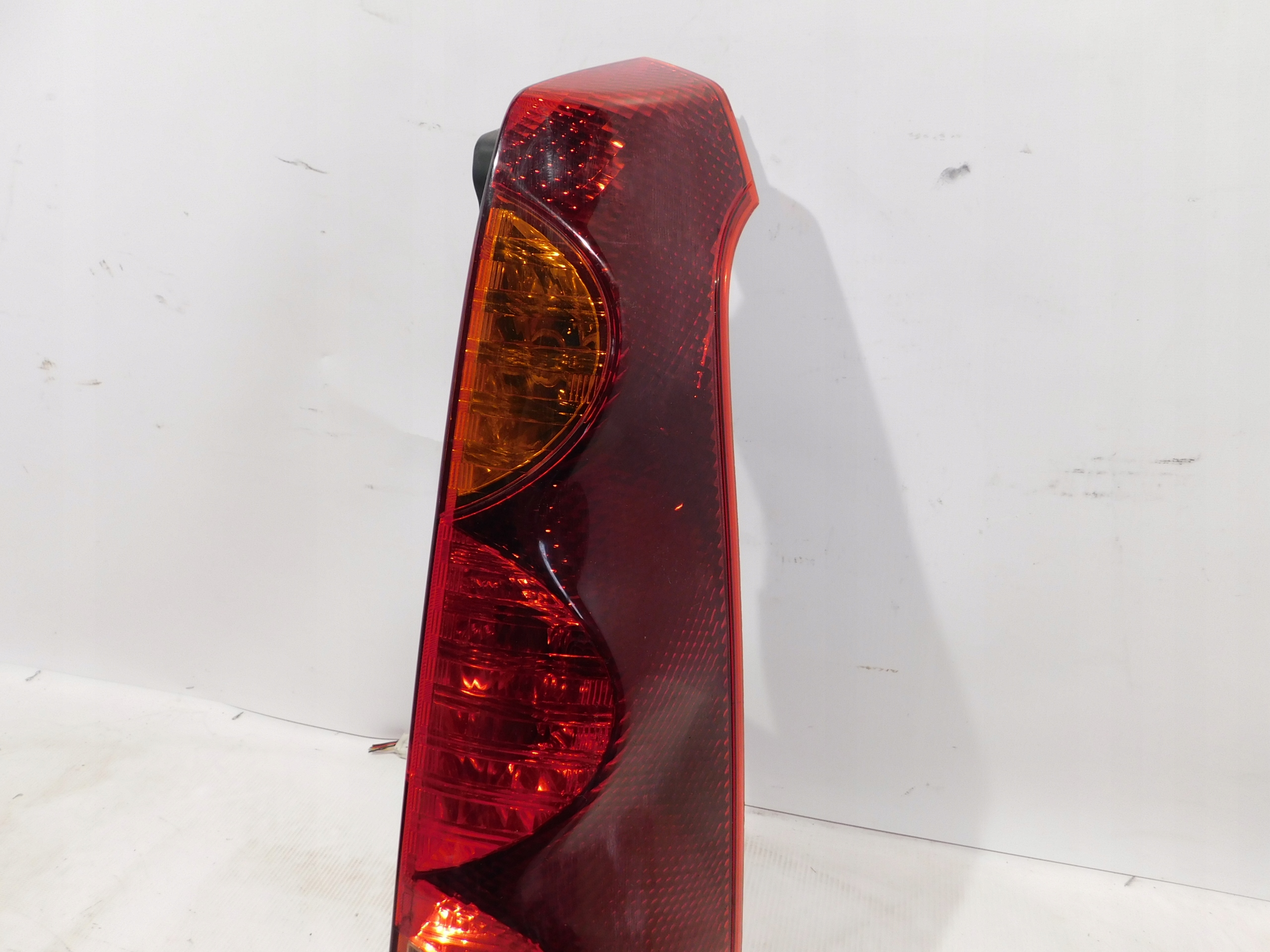 PRAVÉ ZADNÉ SVETLO NISSAN NOTE E11 LIFT 09-