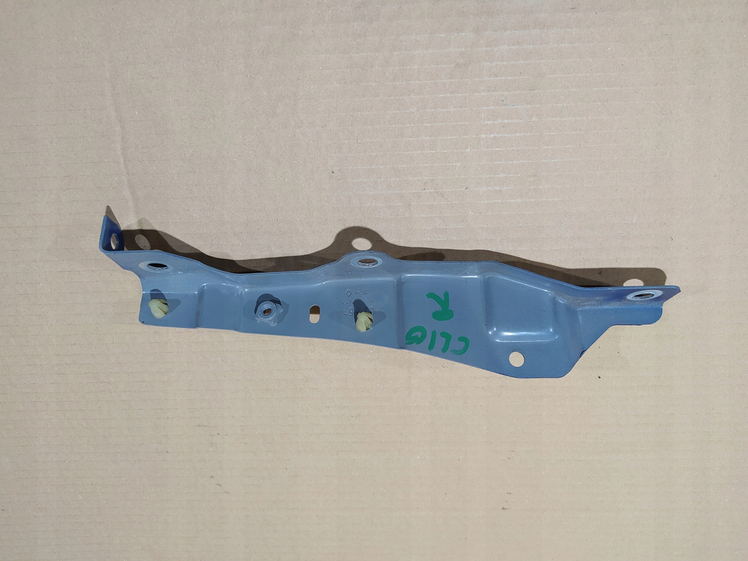 renault clio 4 DRZIAK PRAVEHO BLATNIKA 641345024r