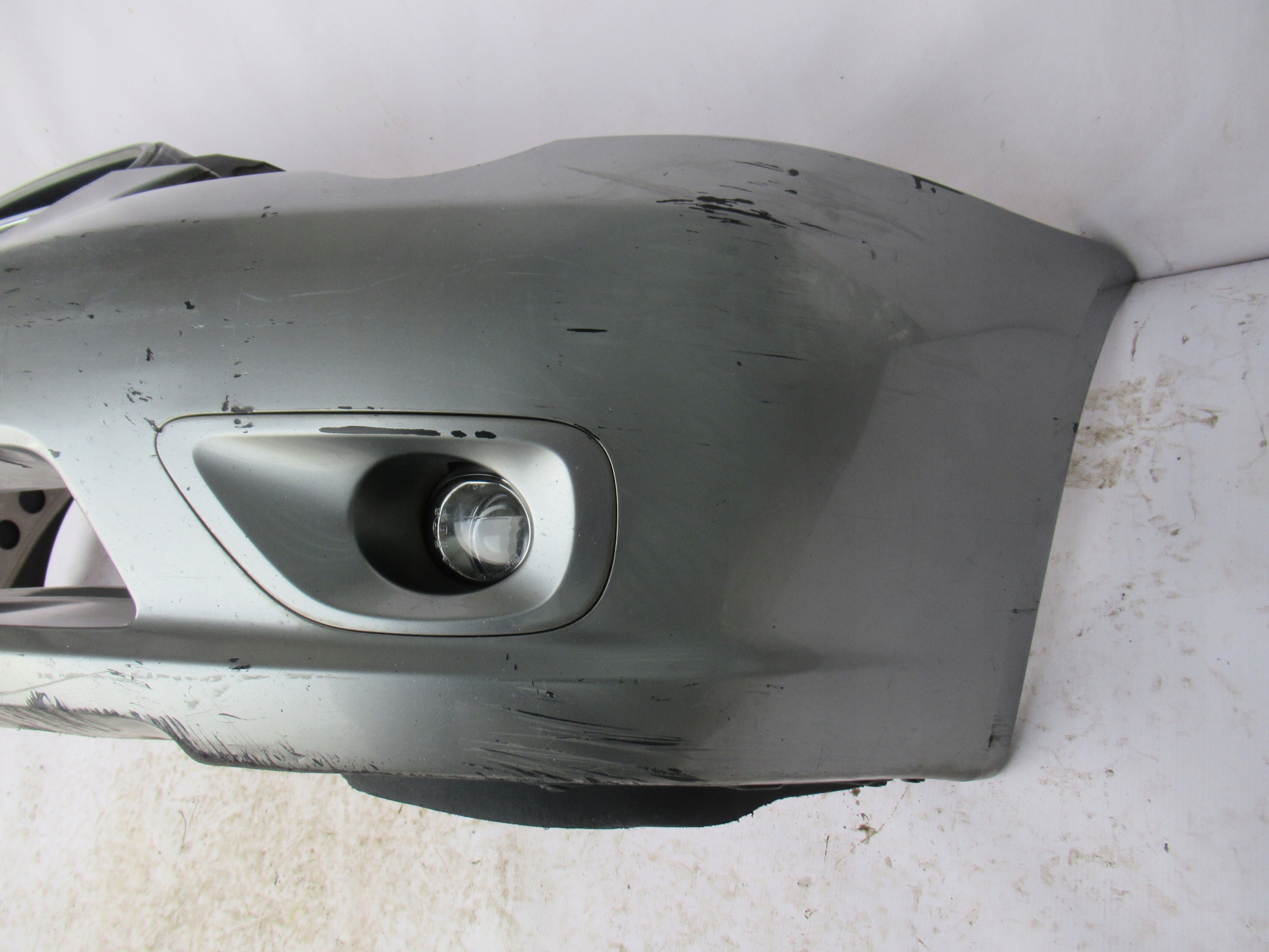 PREDNÝ NÁRAZNÍK SUBARU LEGACY 07-