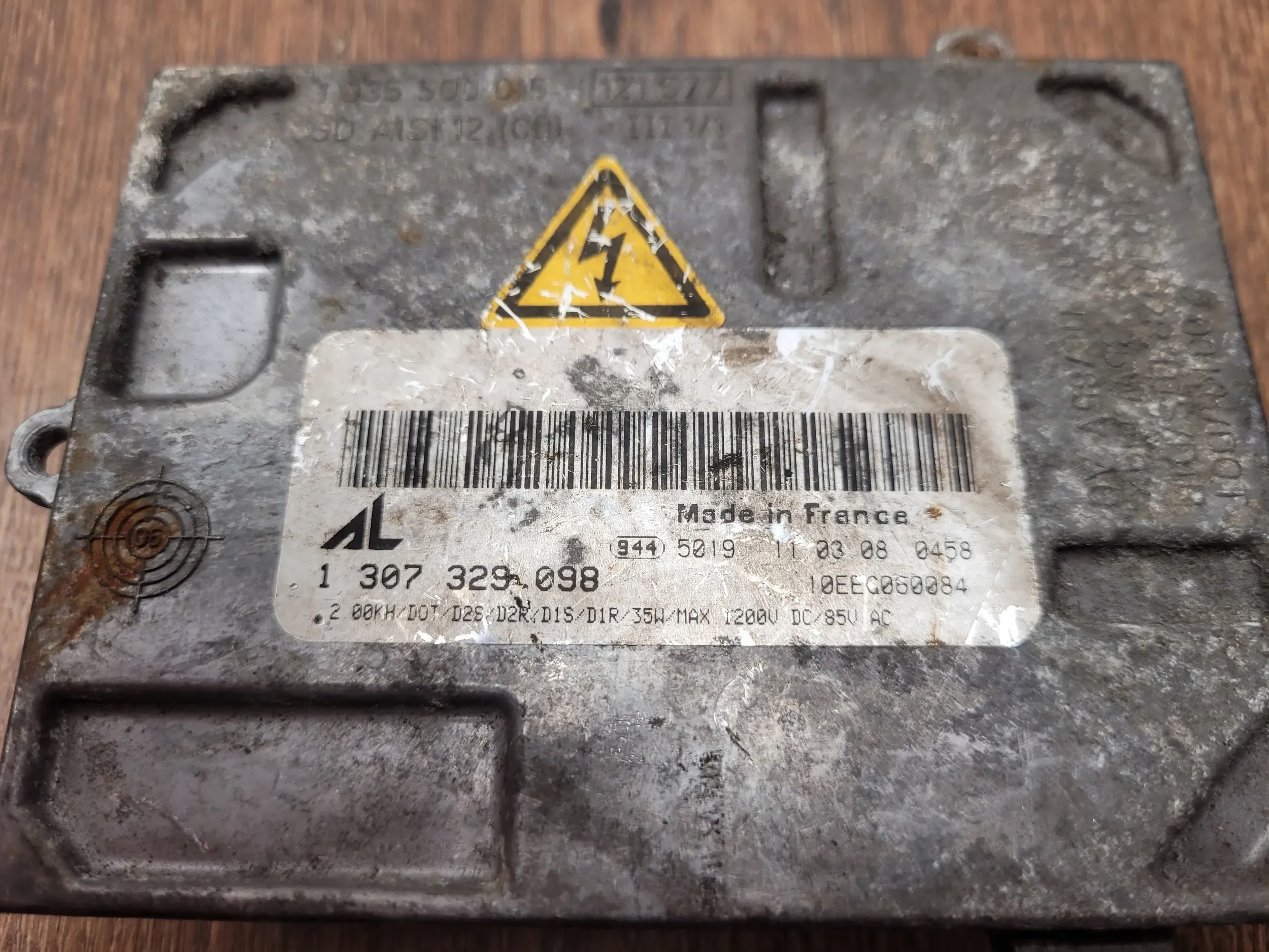 Volvo V50 1307329098 MENIČ NAPÄTIA XENONu
