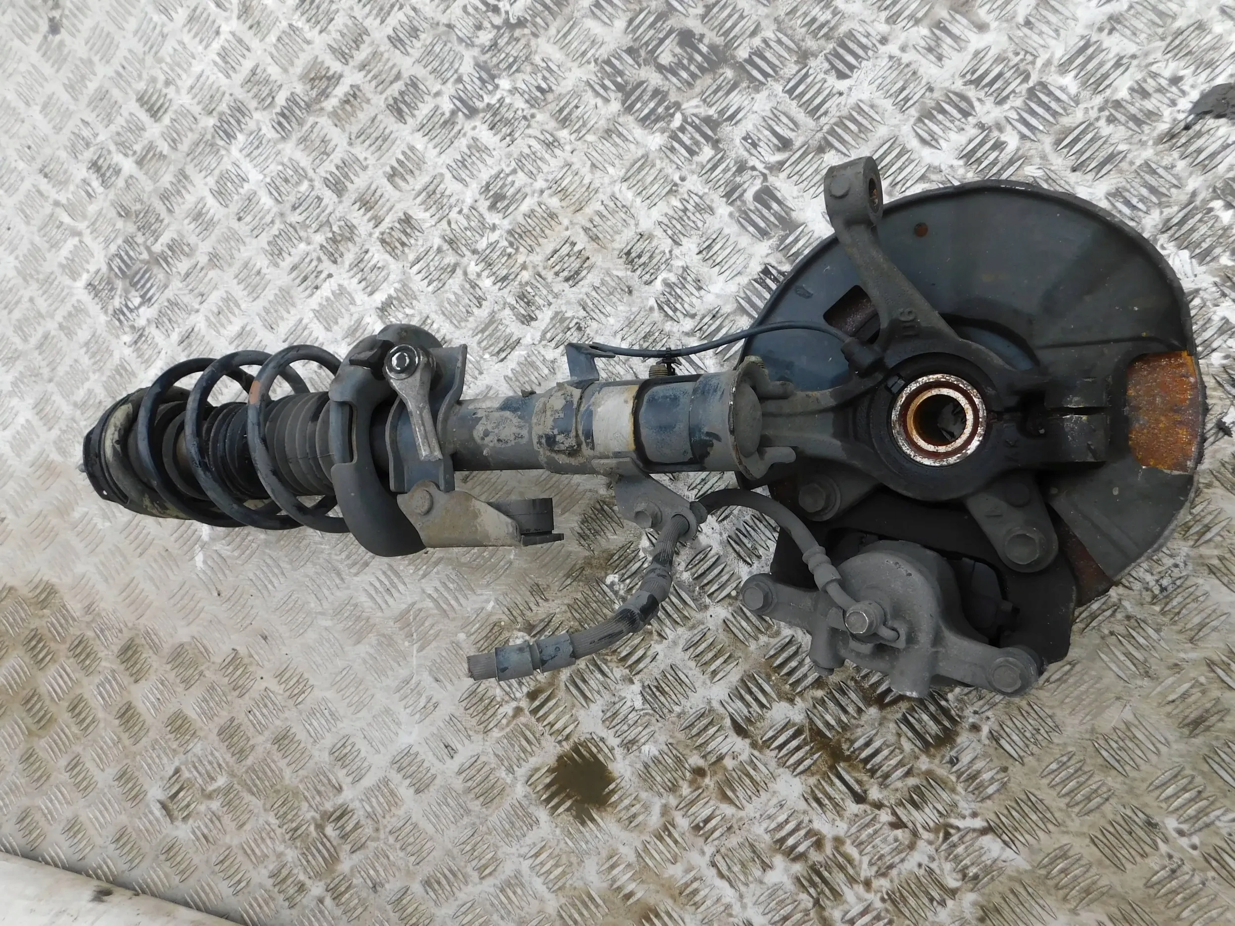 PRAVÝ OTOČ MCPHERSON MAZDA 2 DE 1.3 07-