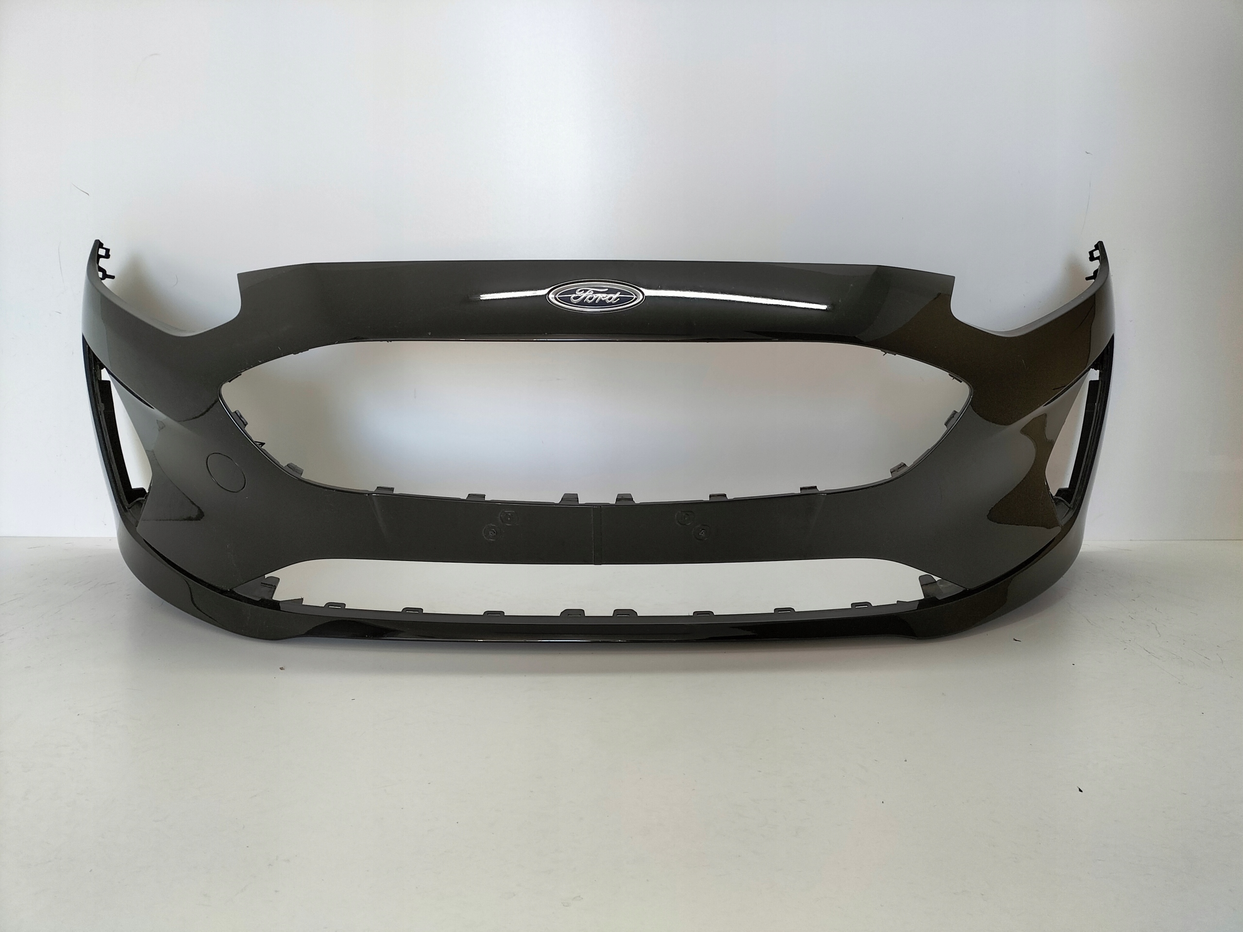 PREDNÝ NÁRAZNÍK FORD FIESTA MK8 17-
