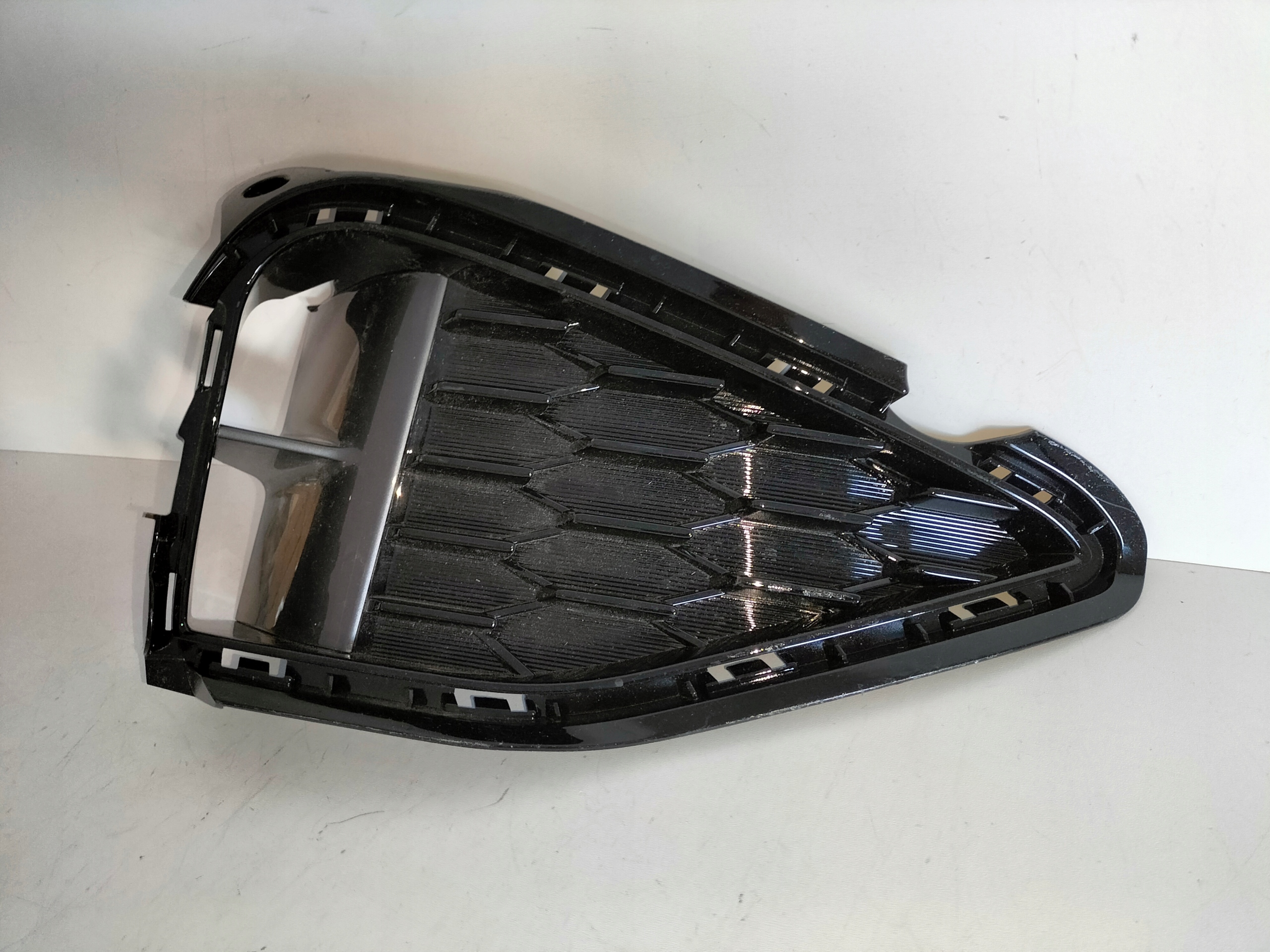 KRYTKA MRIEZKA PREDNEHO NARAZNIKA PRAVA HYUNDAI I30 III LIFT 23- N-LINE