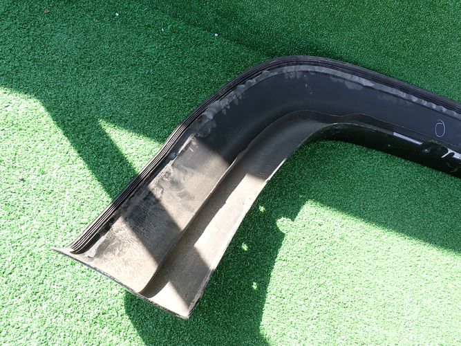 VW AMAROK LIFT 16- LIŠTA ĽAVÉHO ZADNÉHO BLATNÍKA