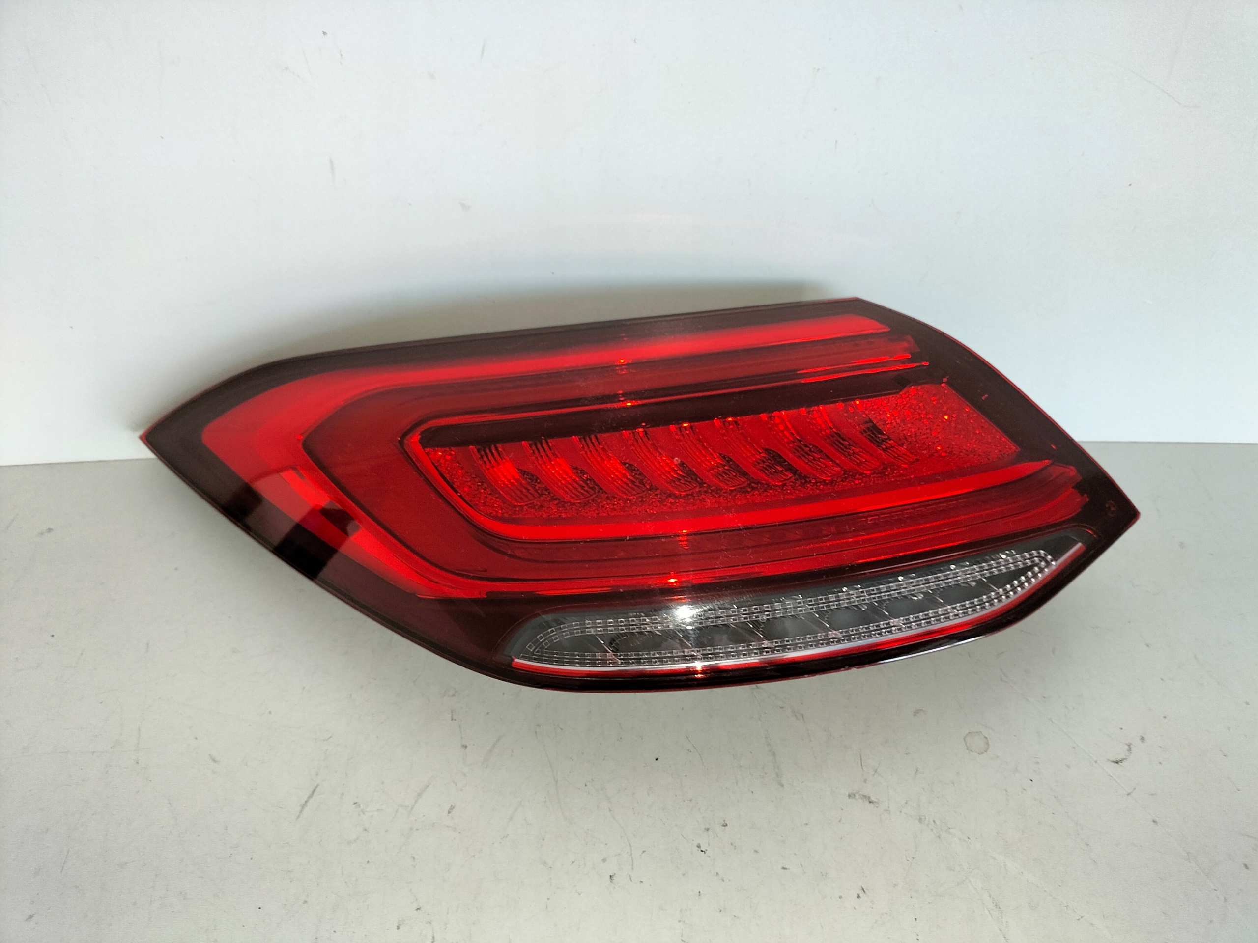 LAVE ZADNE SVETLO MERCEDES CLS C257 18- LED