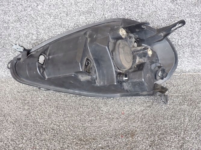 FIAT PUNTO GRANDE PRAVE PREDNE SVETLO