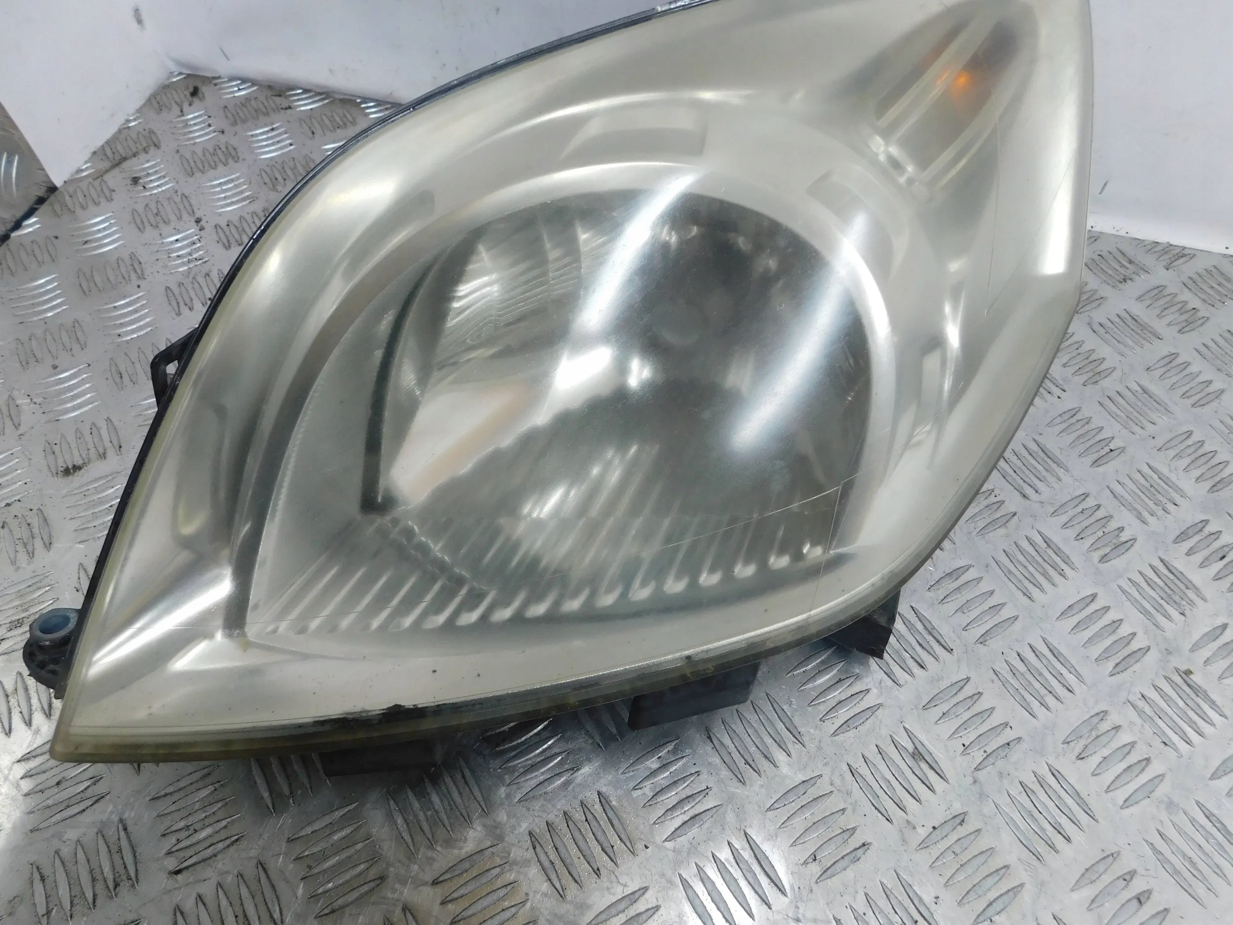 LAVE PREDNE SVETLO NEMO FIORINO QUBO