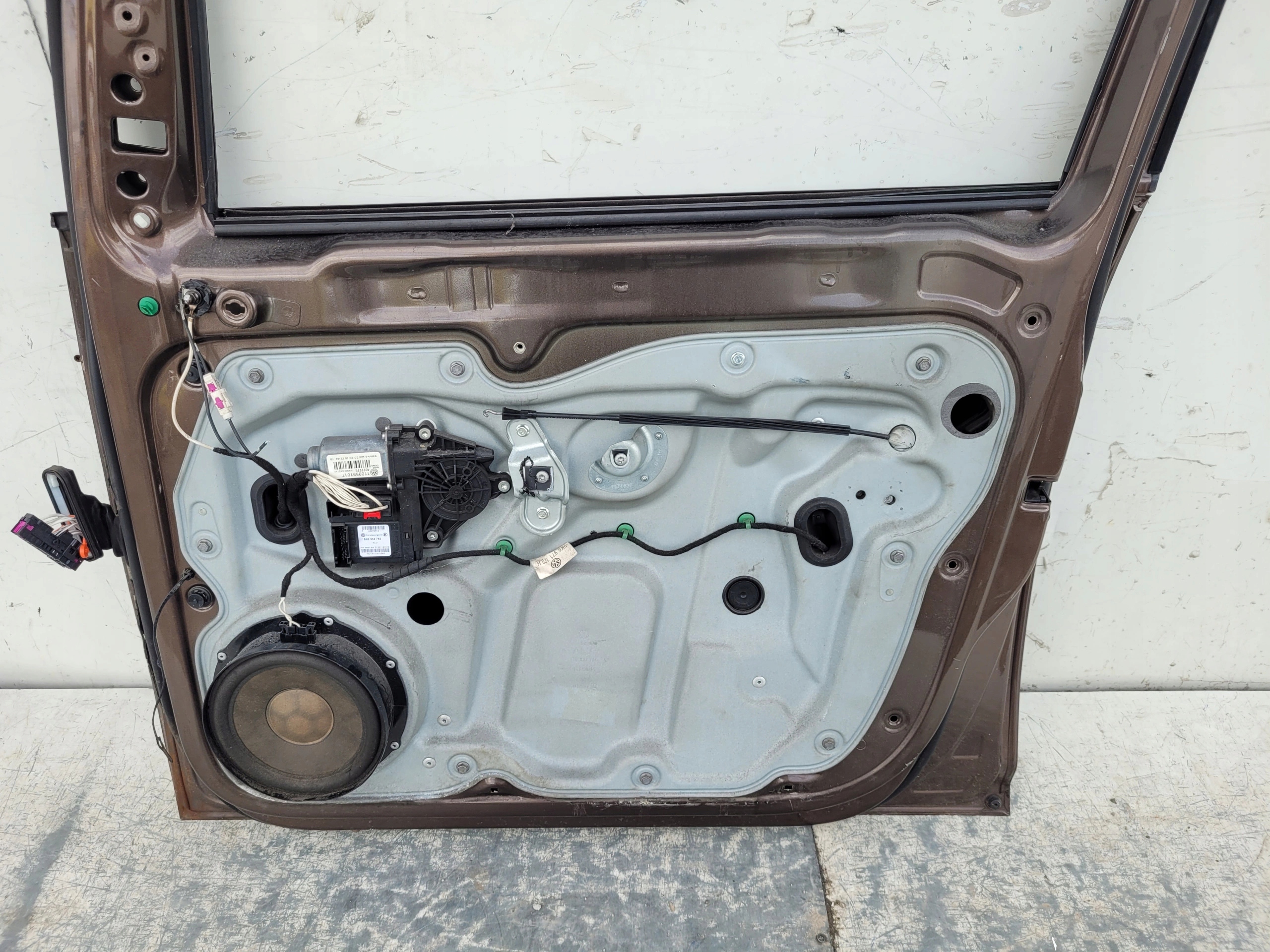 VW CADDY 03-015 PRAVE PREDNE DVERE