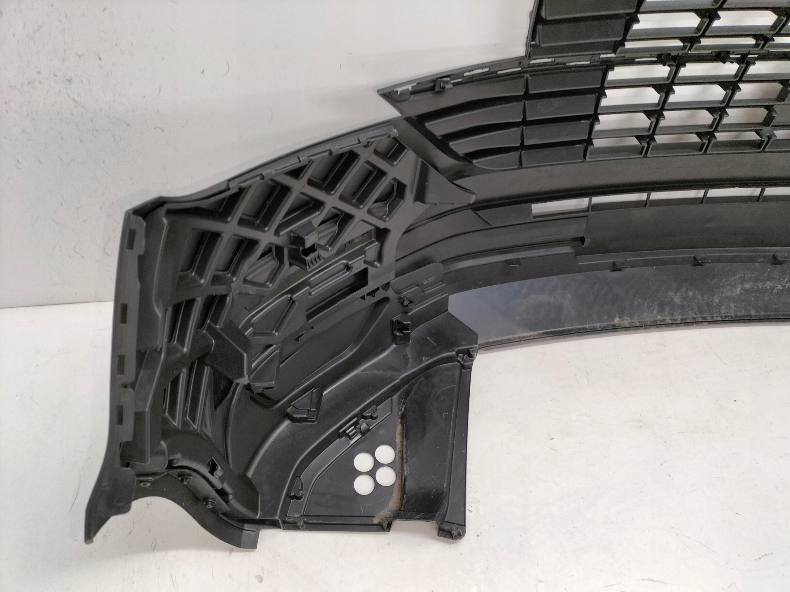 PREDNÝ NÁRAZNÍK VW TRANSPORTER T6 LIFT 19-