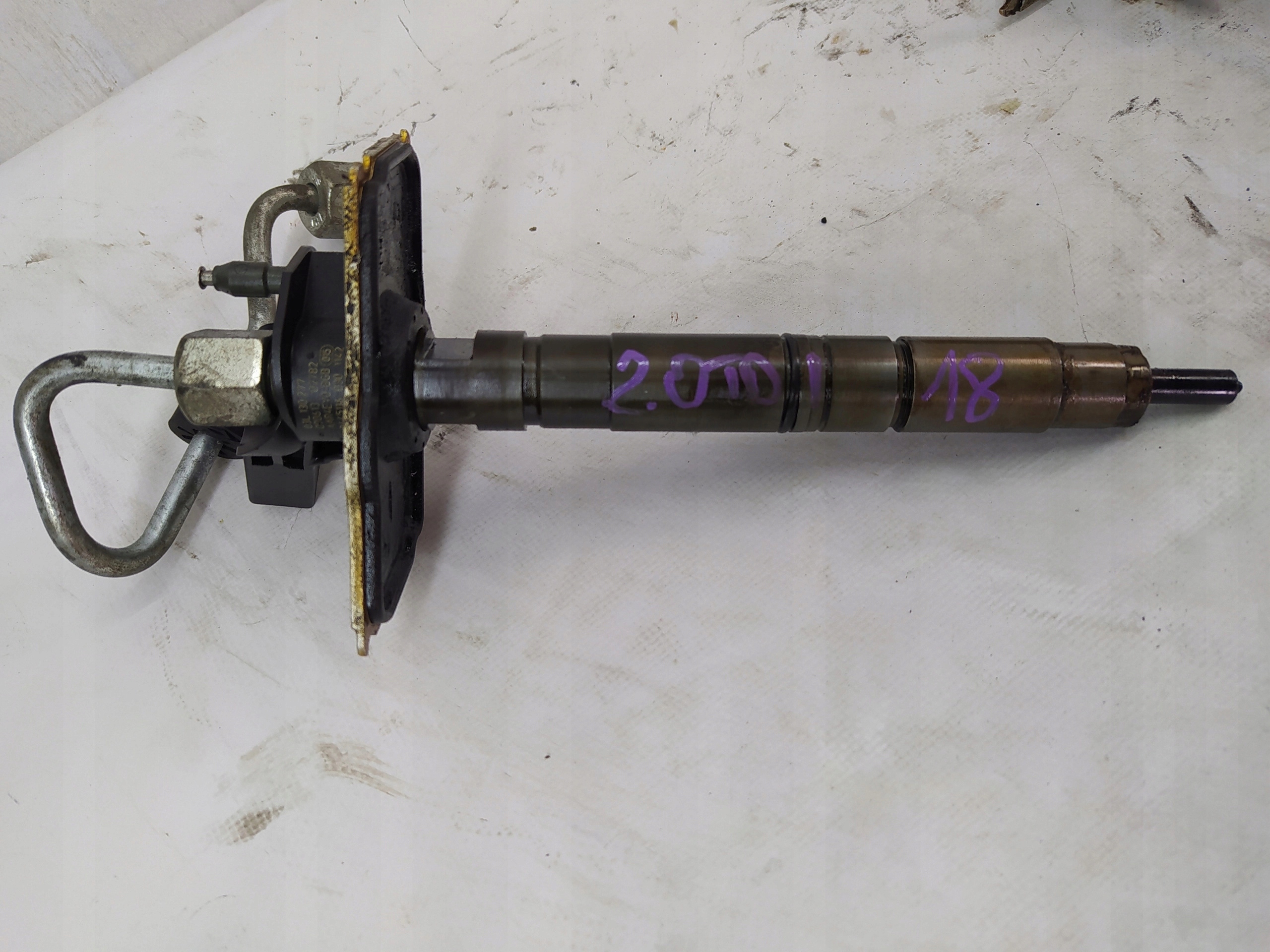 VW PASSAT B6 2.0 TDI CBD VSTREKOVACIA TRYSKA 03L130277