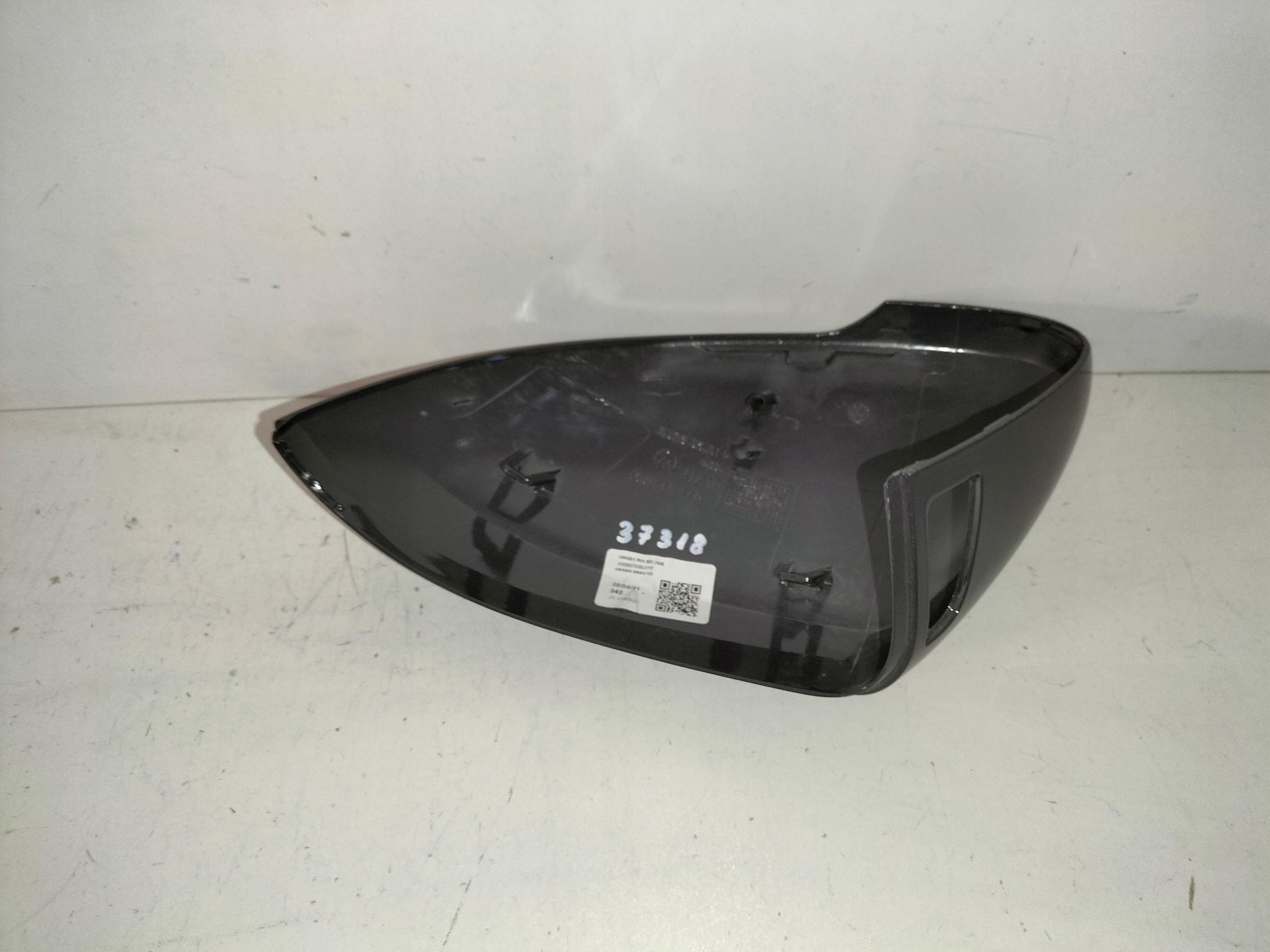 OBAL PRAVÉHO ZRKADLA VW PASSAT B8 14-